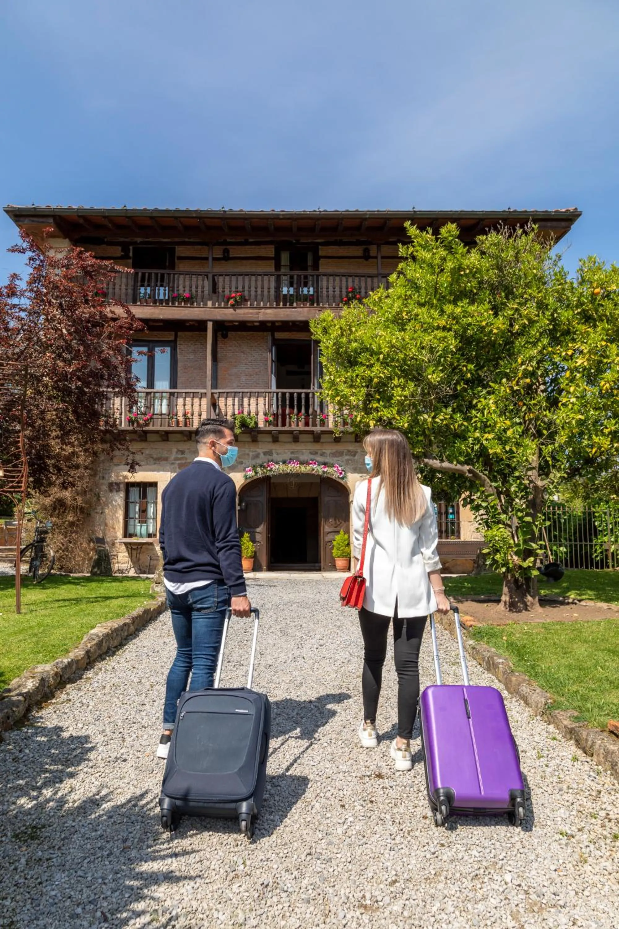 Property building in La Casona de Hermosa