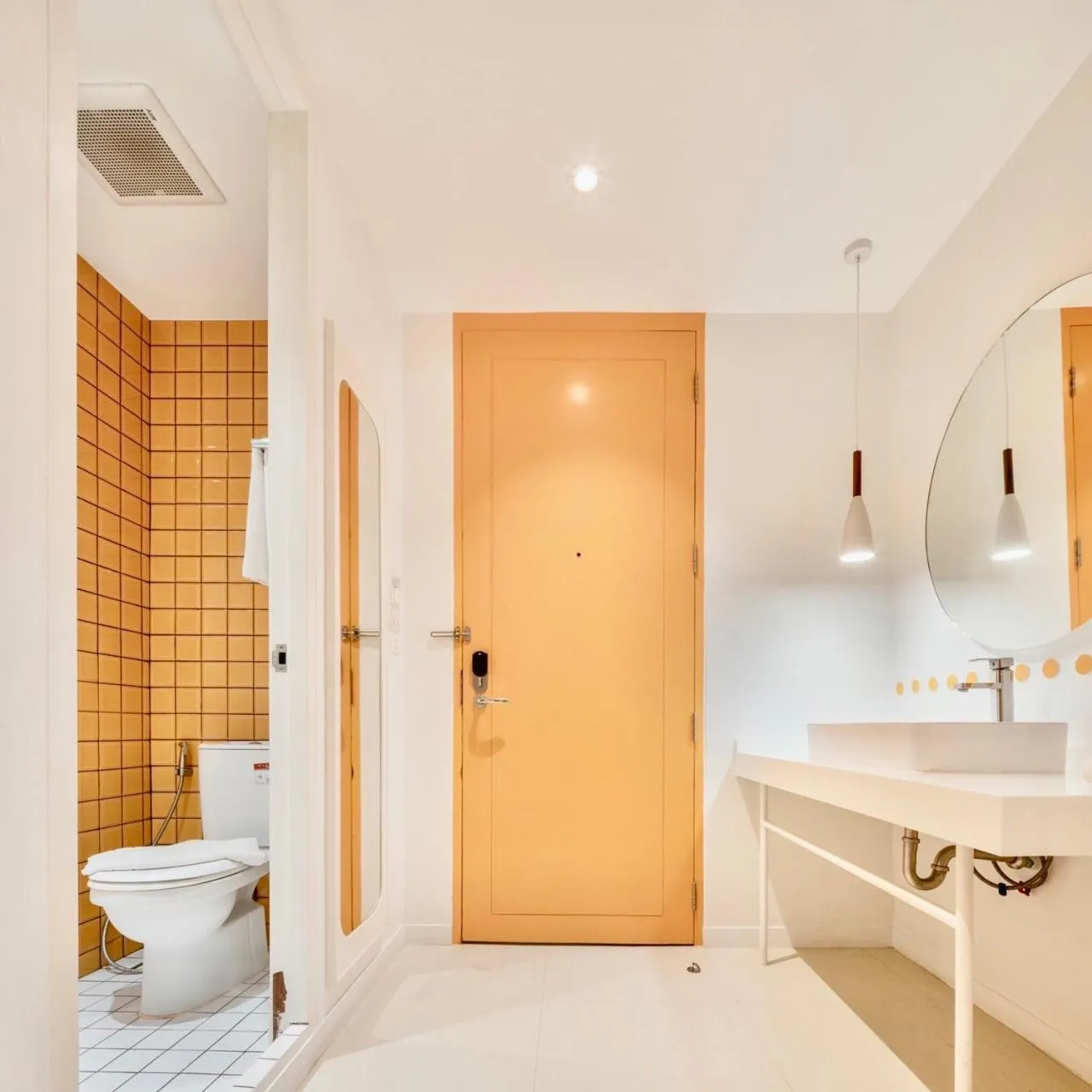 Guests in Budacco The Living Place