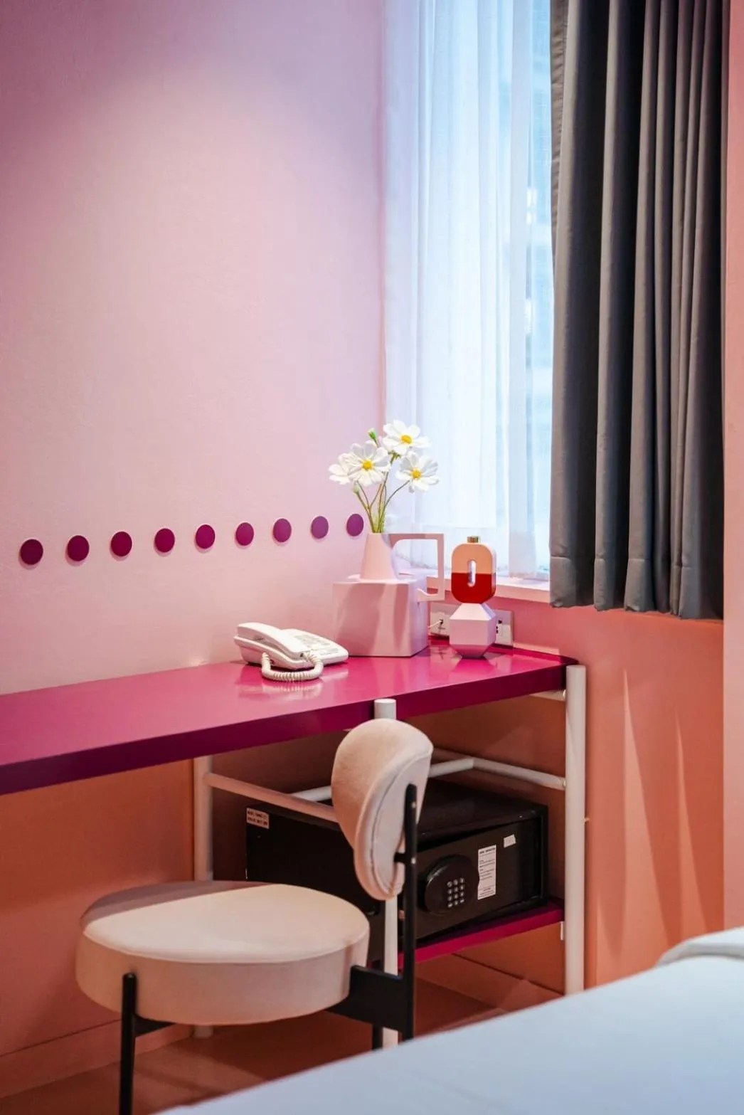 Photo of the whole room, Bed in Budacco The Living Place