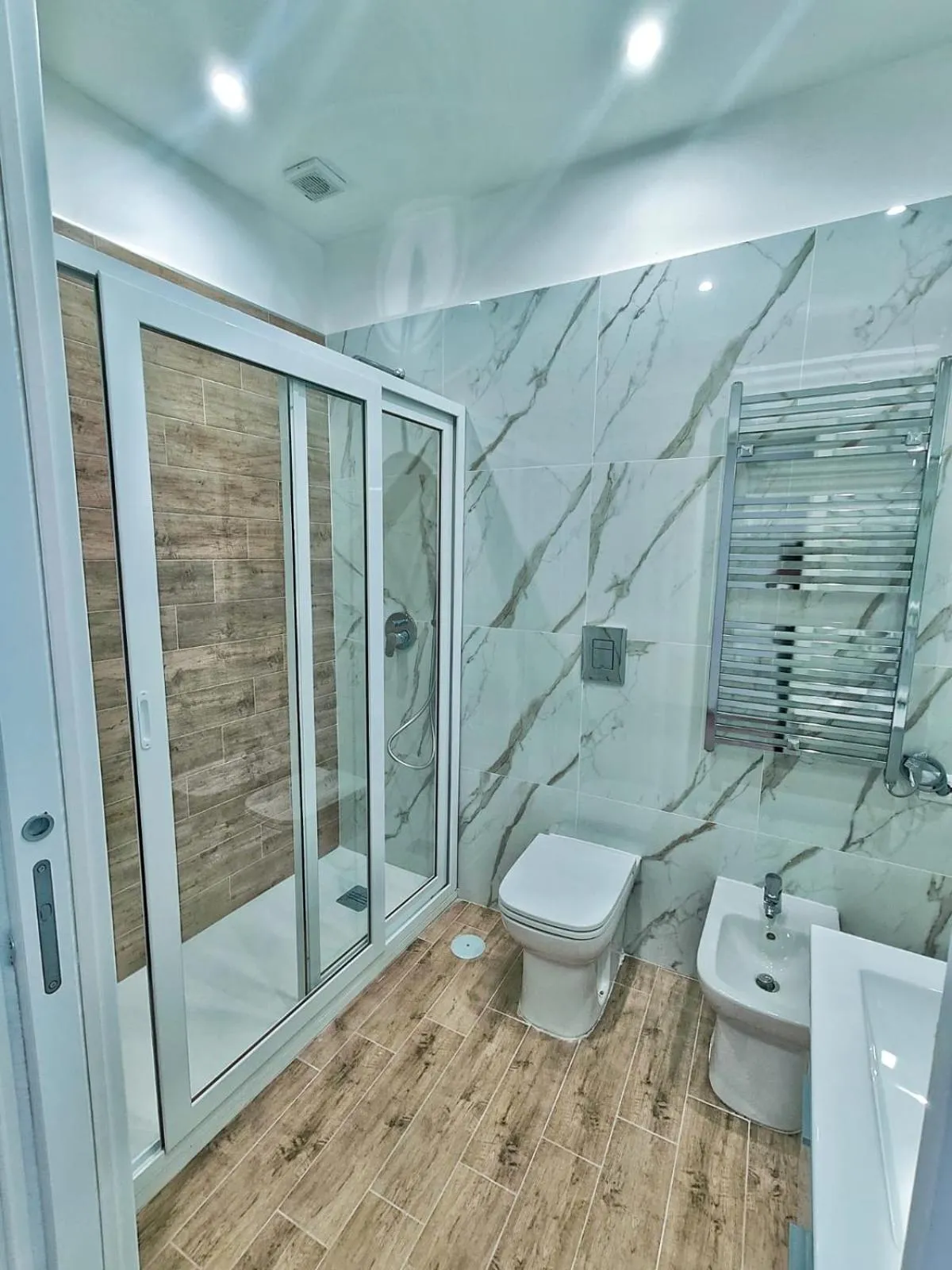 Shower in Covo Degli Angioini