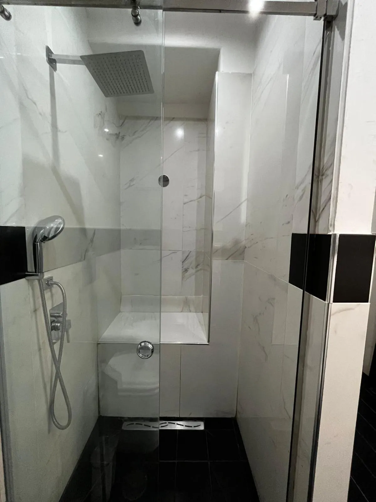 Shower in Covo Degli Angioini