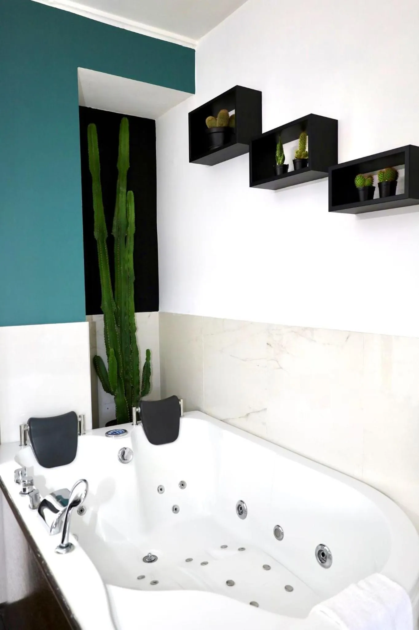 Hot Tub in Covo Degli Angioini