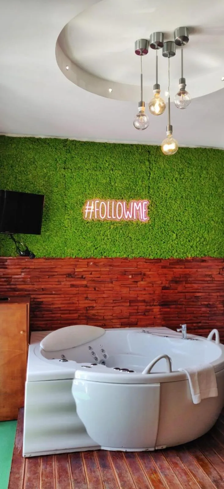 Hot Tub in Covo Degli Angioini