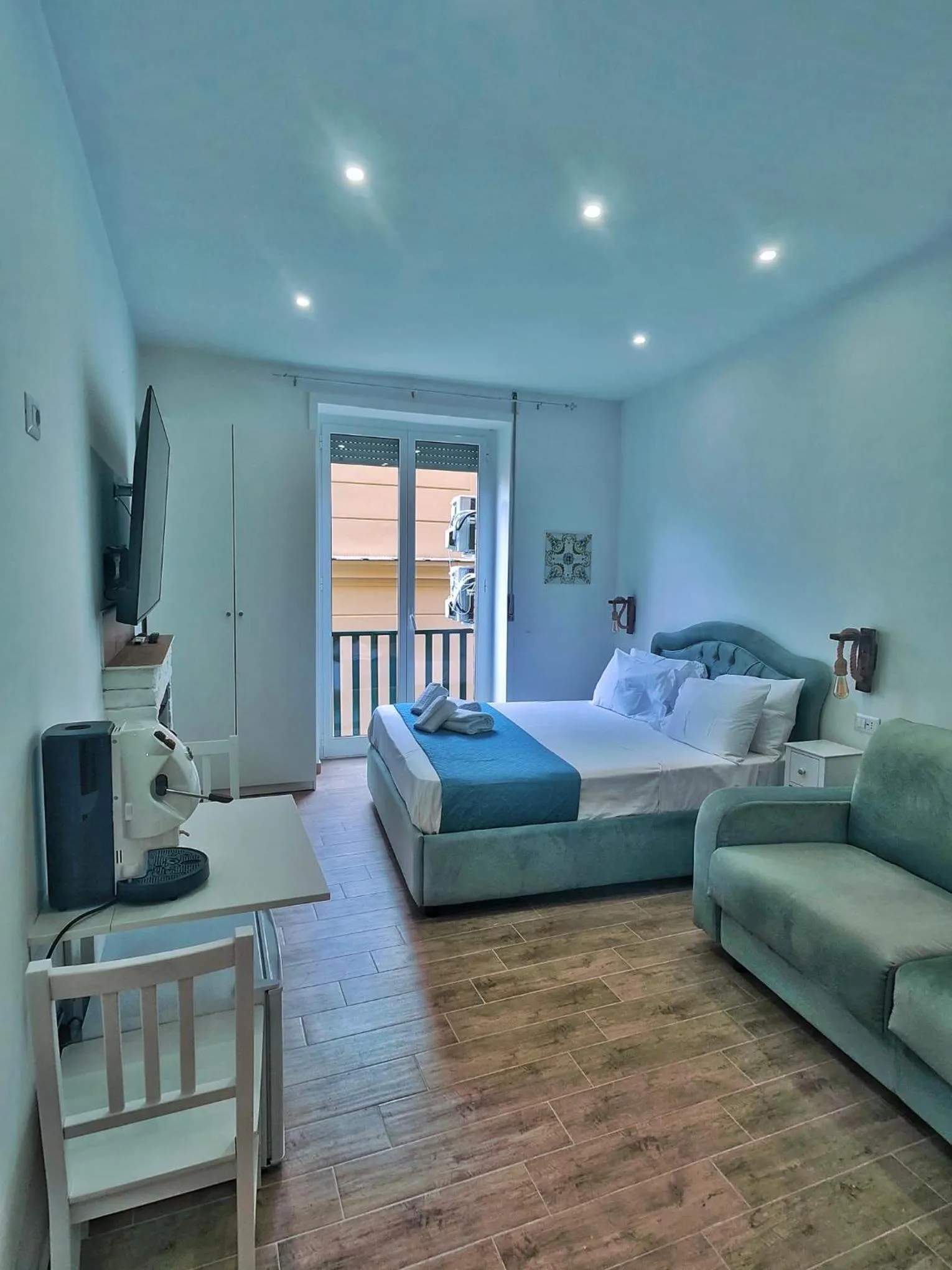 Photo of the whole room in Covo Degli Angioini