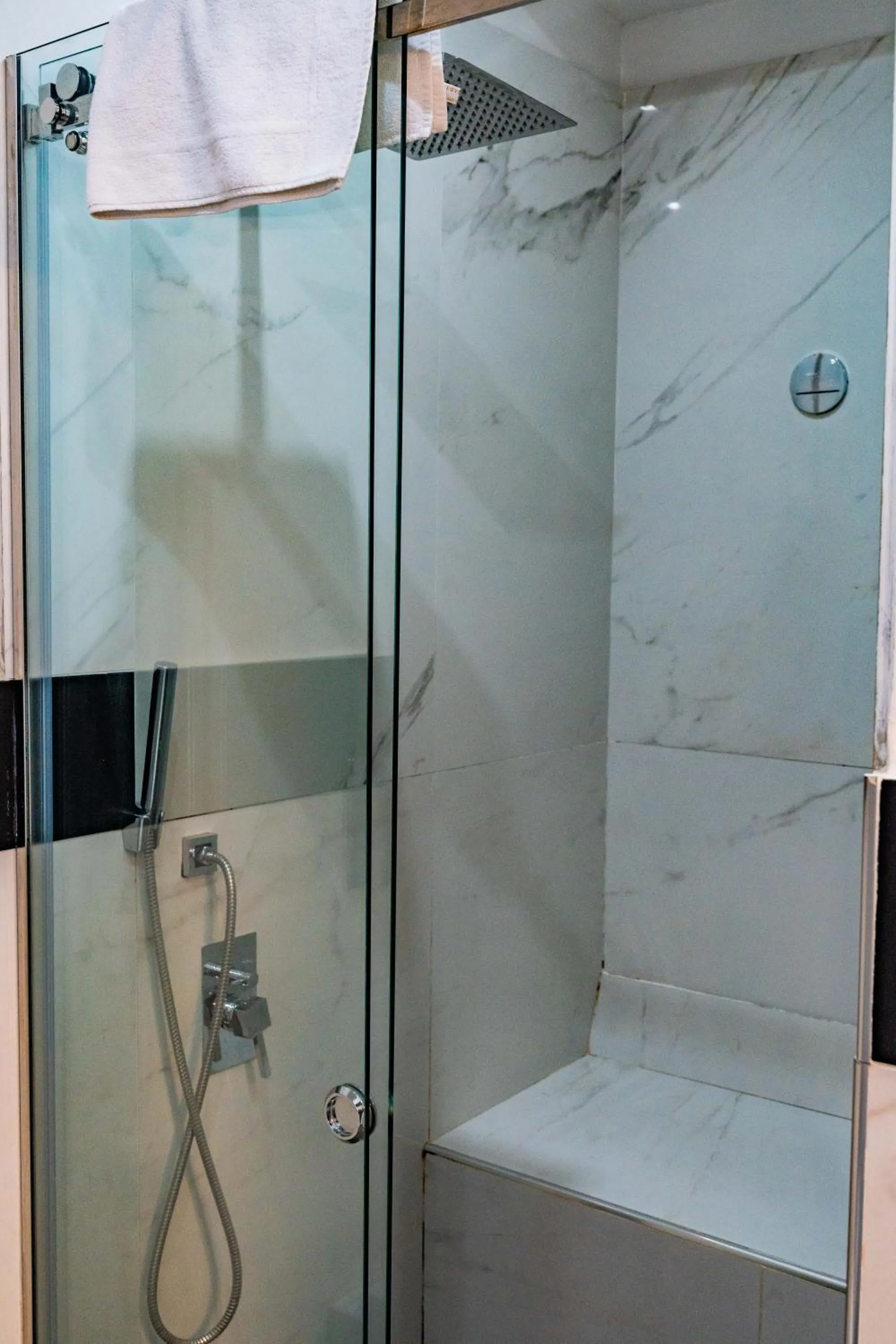 Shower in Covo Degli Angioini