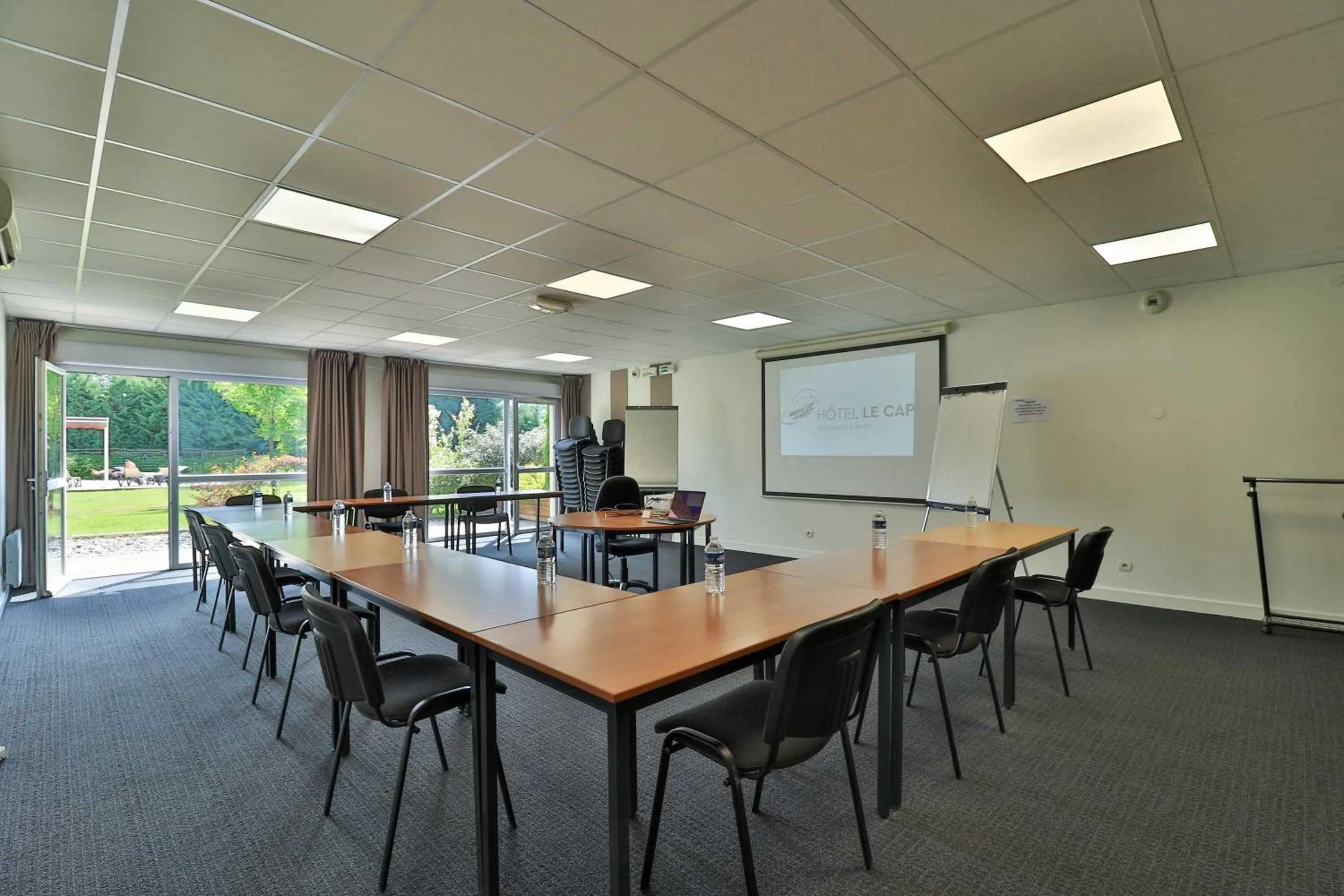 Banquet/Function facilities in The Originals Boutique, Hôtel Le Cap, Gap Sud