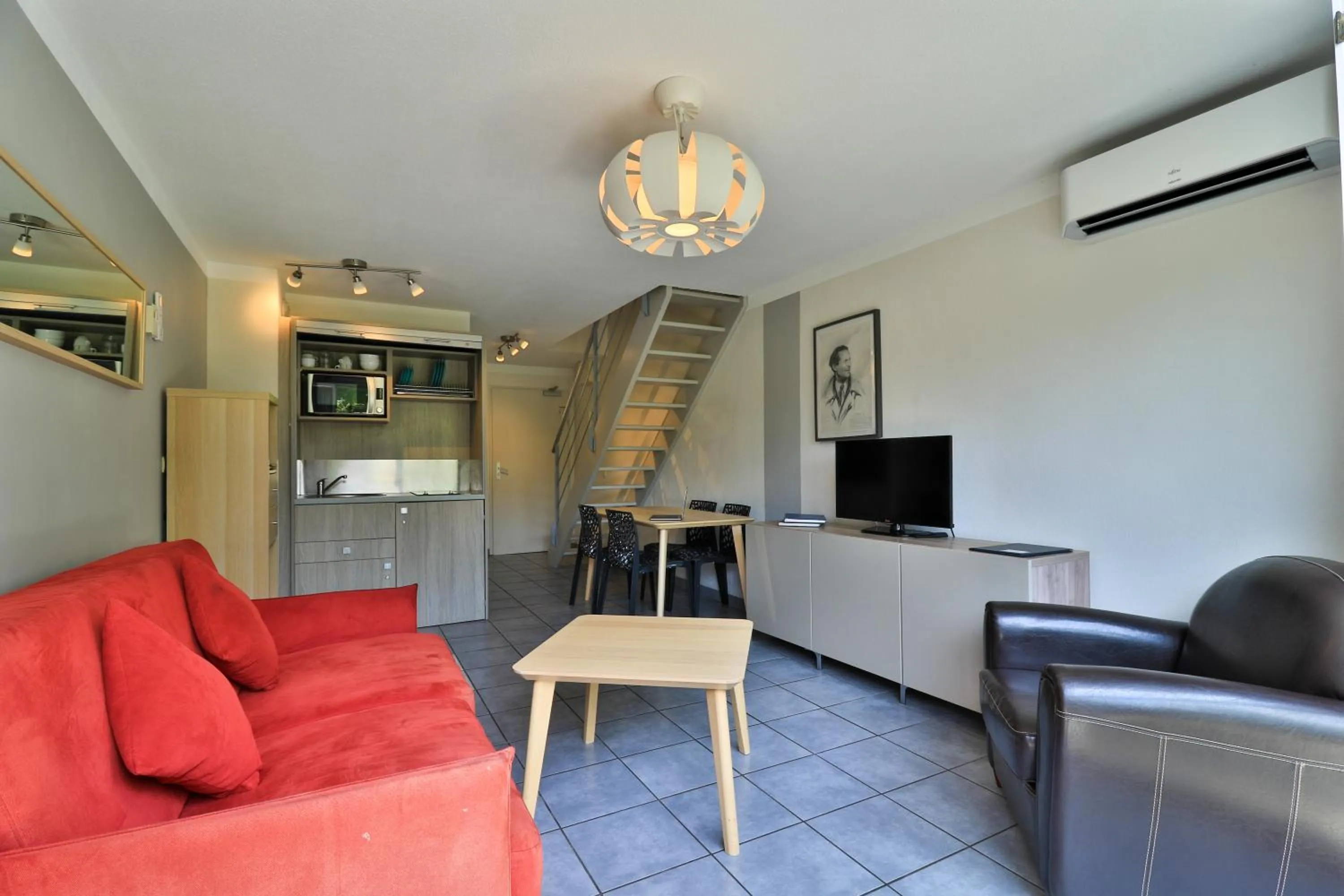 Photo of the whole room in The Originals Boutique, Hôtel Le Cap, Gap Sud