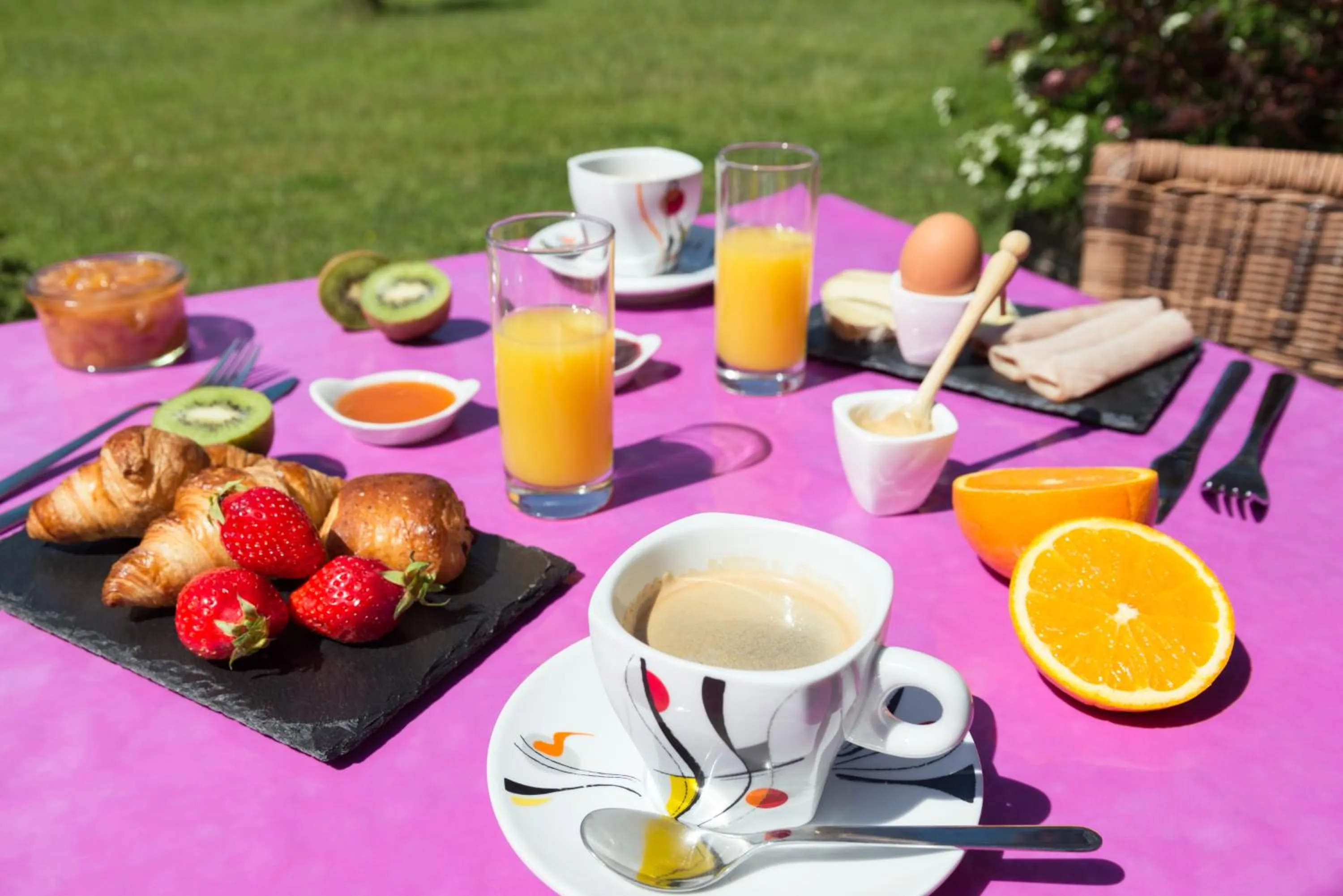 Breakfast in The Originals Boutique, Hôtel Le Cap, Gap Sud