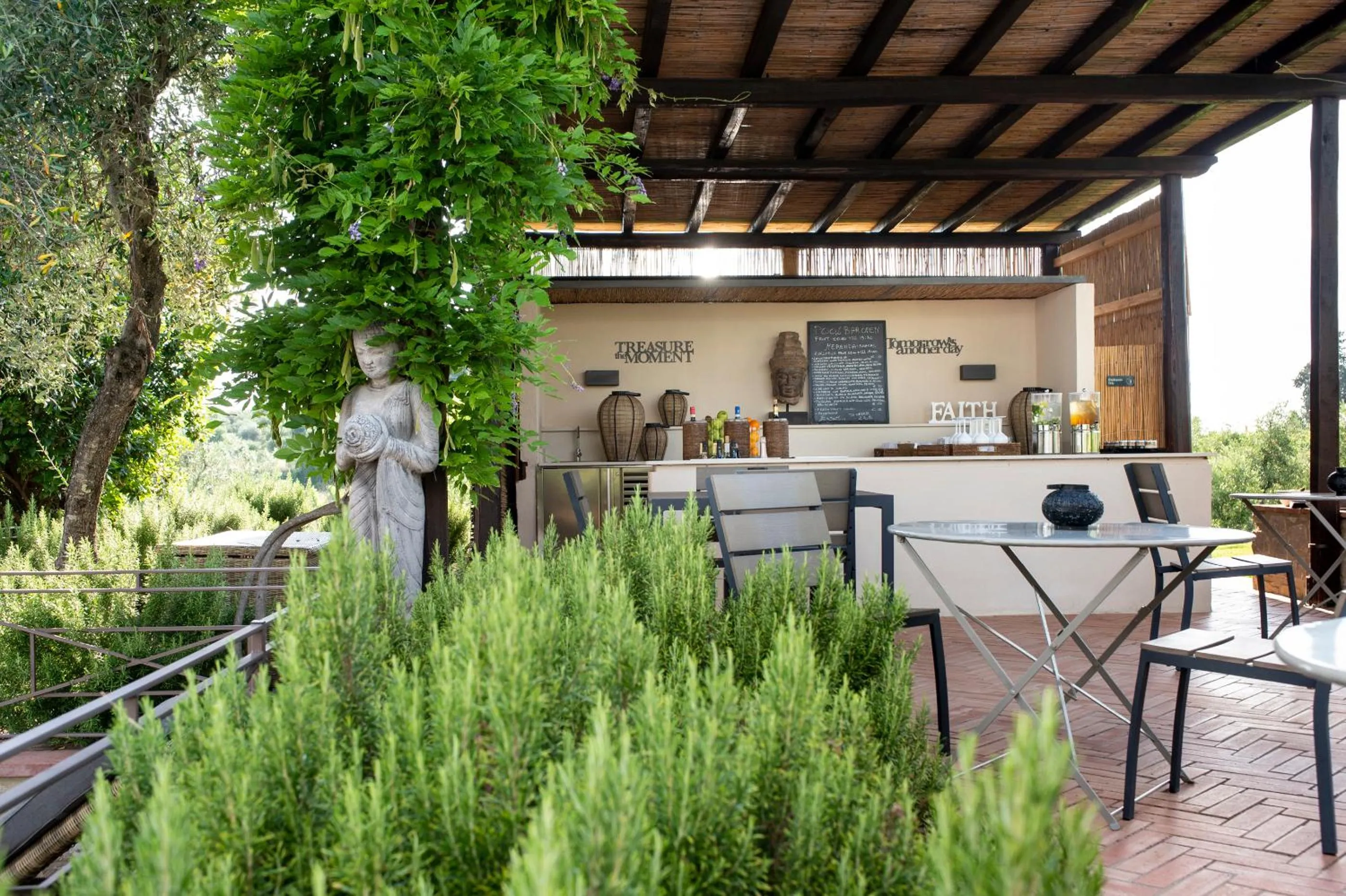 Swimming pool in Locanda Le Piazze