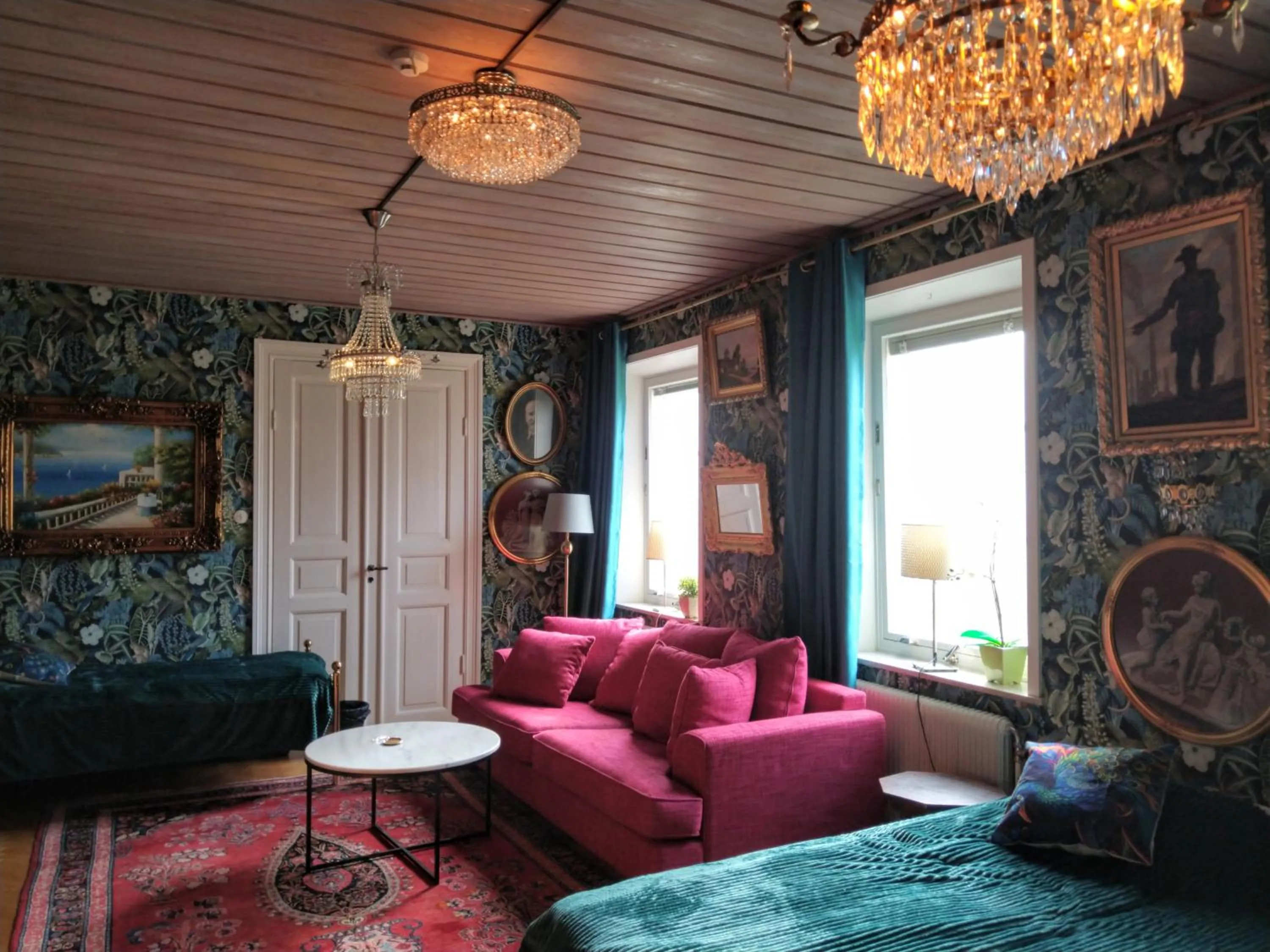 Seating area in Villa Signedal Hostel