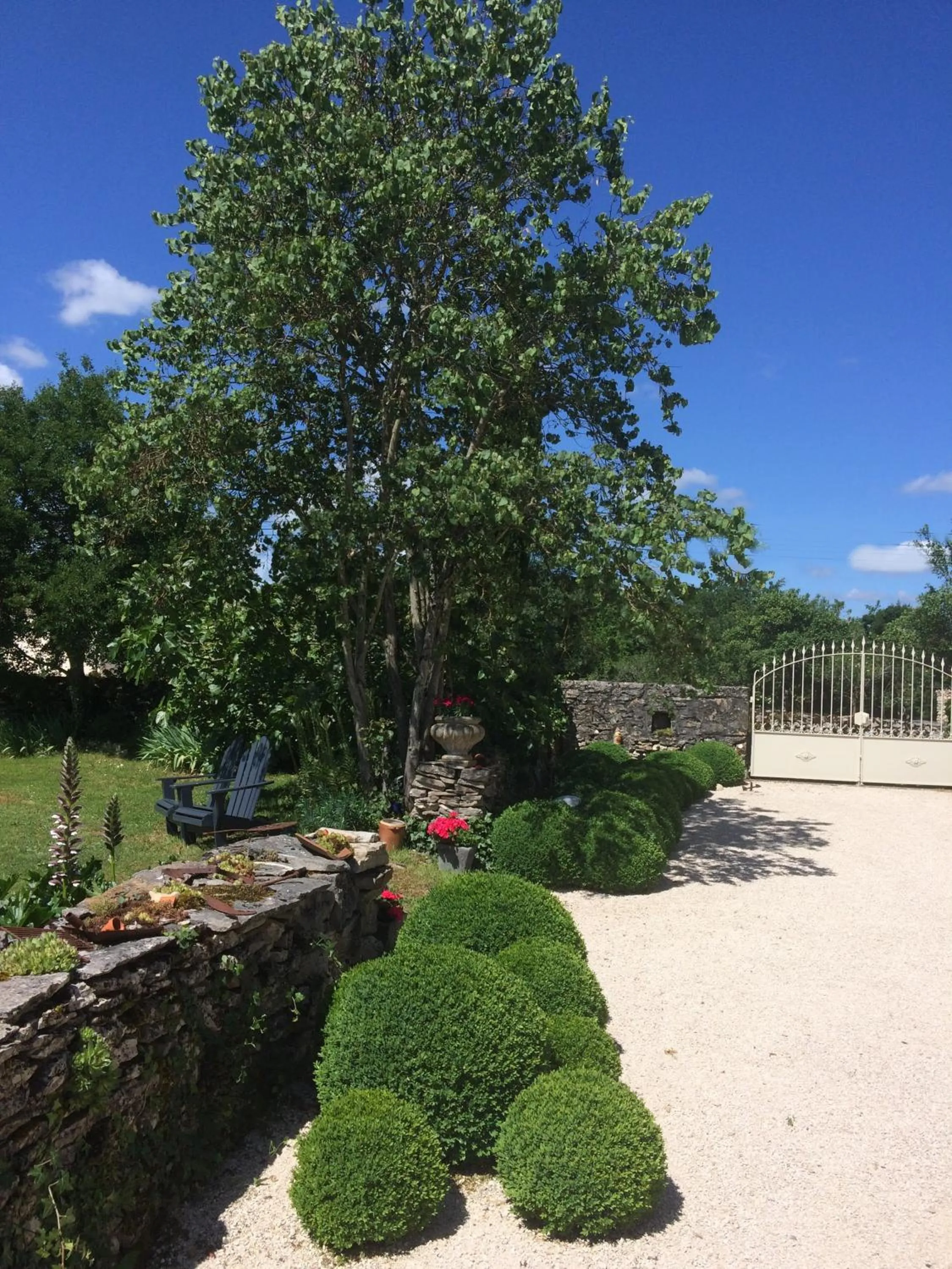 Property building in Le Couvent