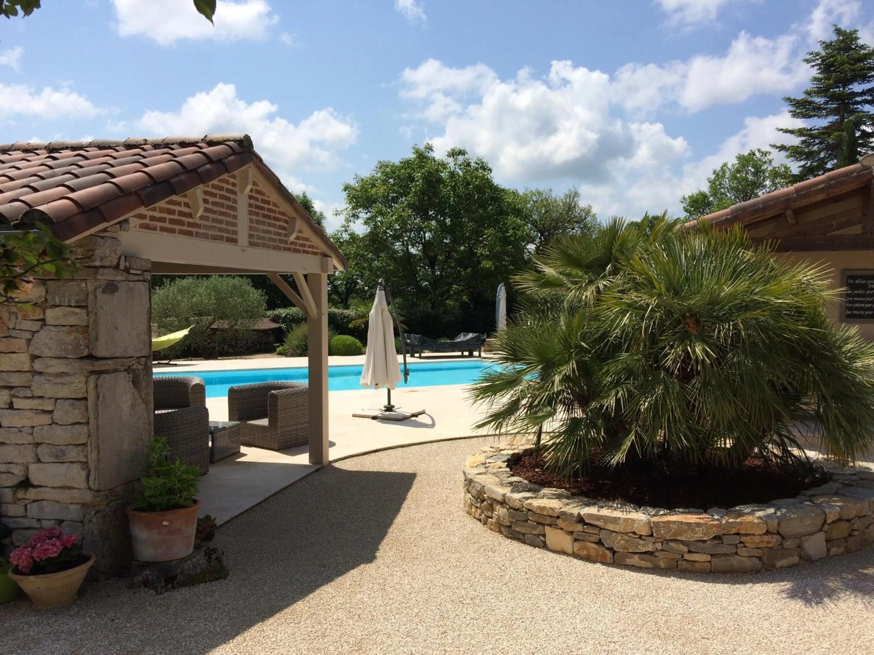 Pool view in Le Couvent