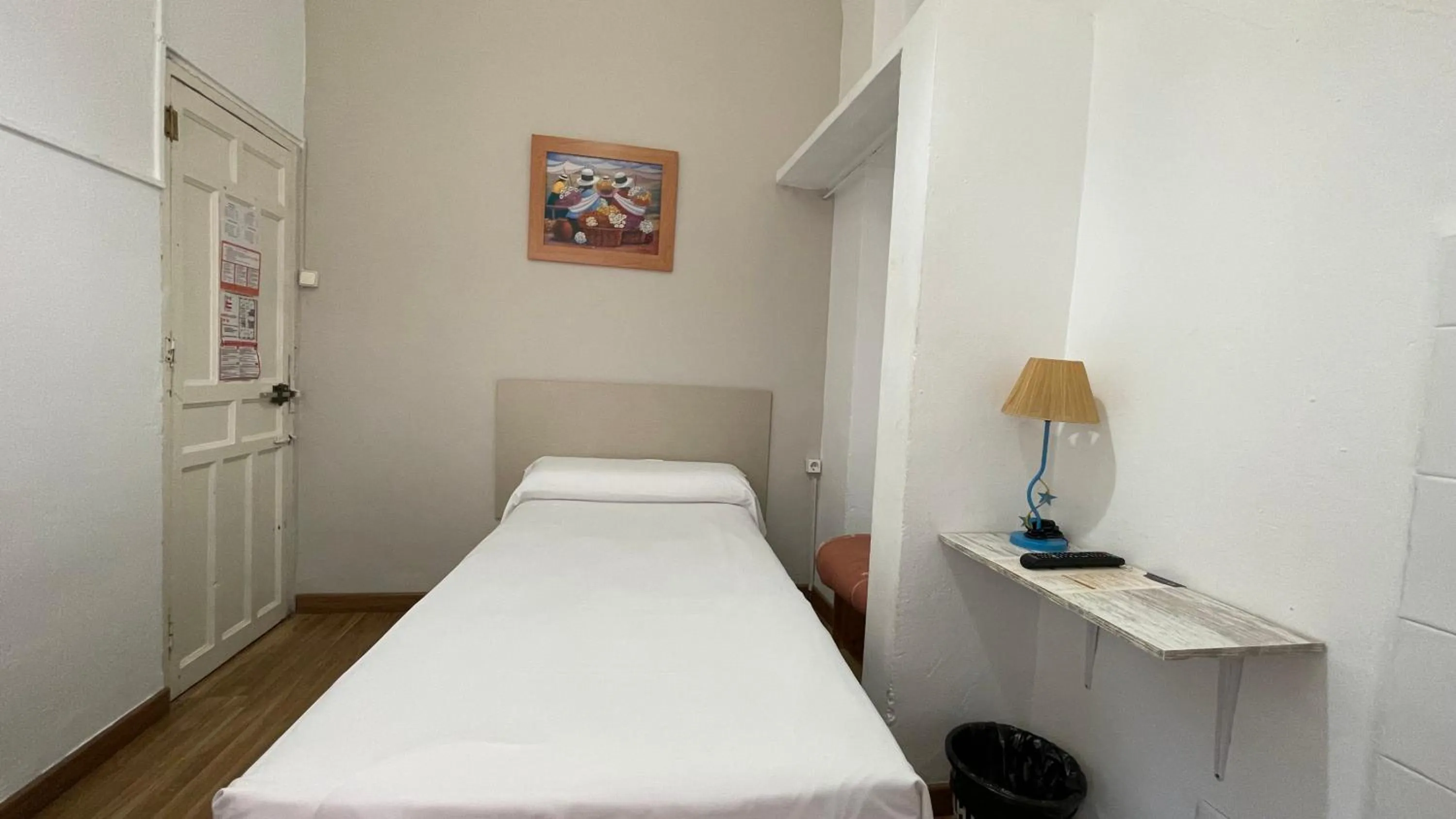 Bed in Pensión Duquesa Bed & Breakfast