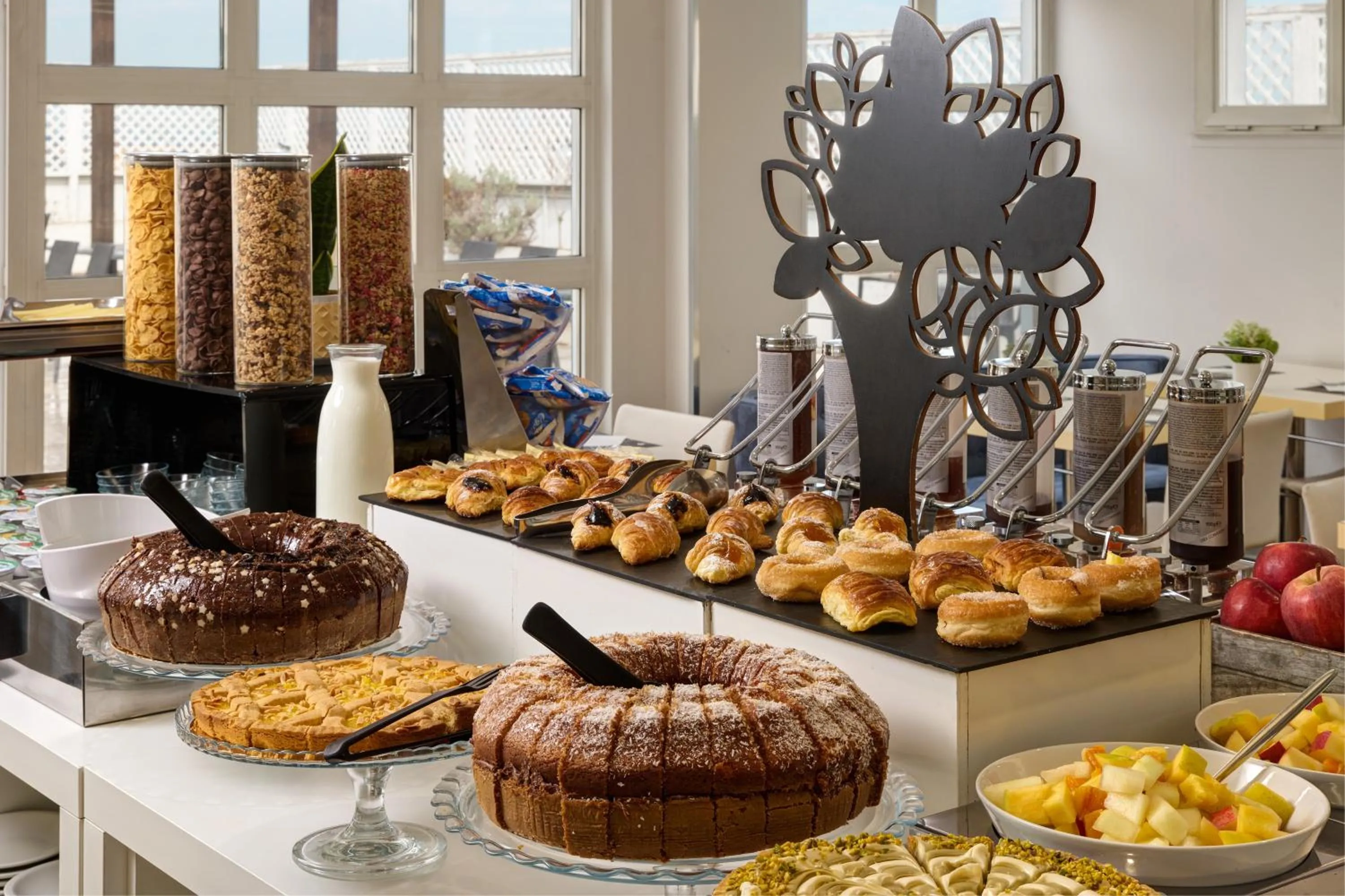 Buffet breakfast in Hotel Roma Tor Vergata