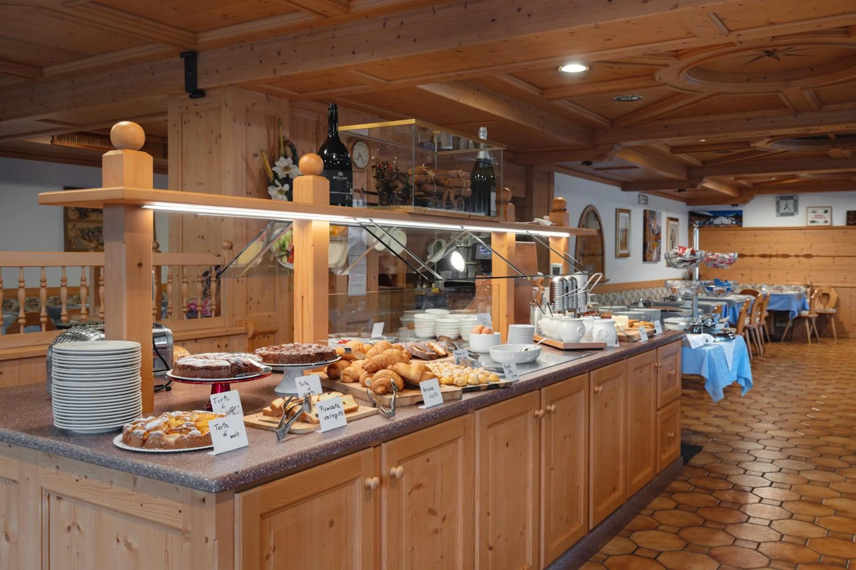 Breakfast in Berg Hotel Latemar Spitze