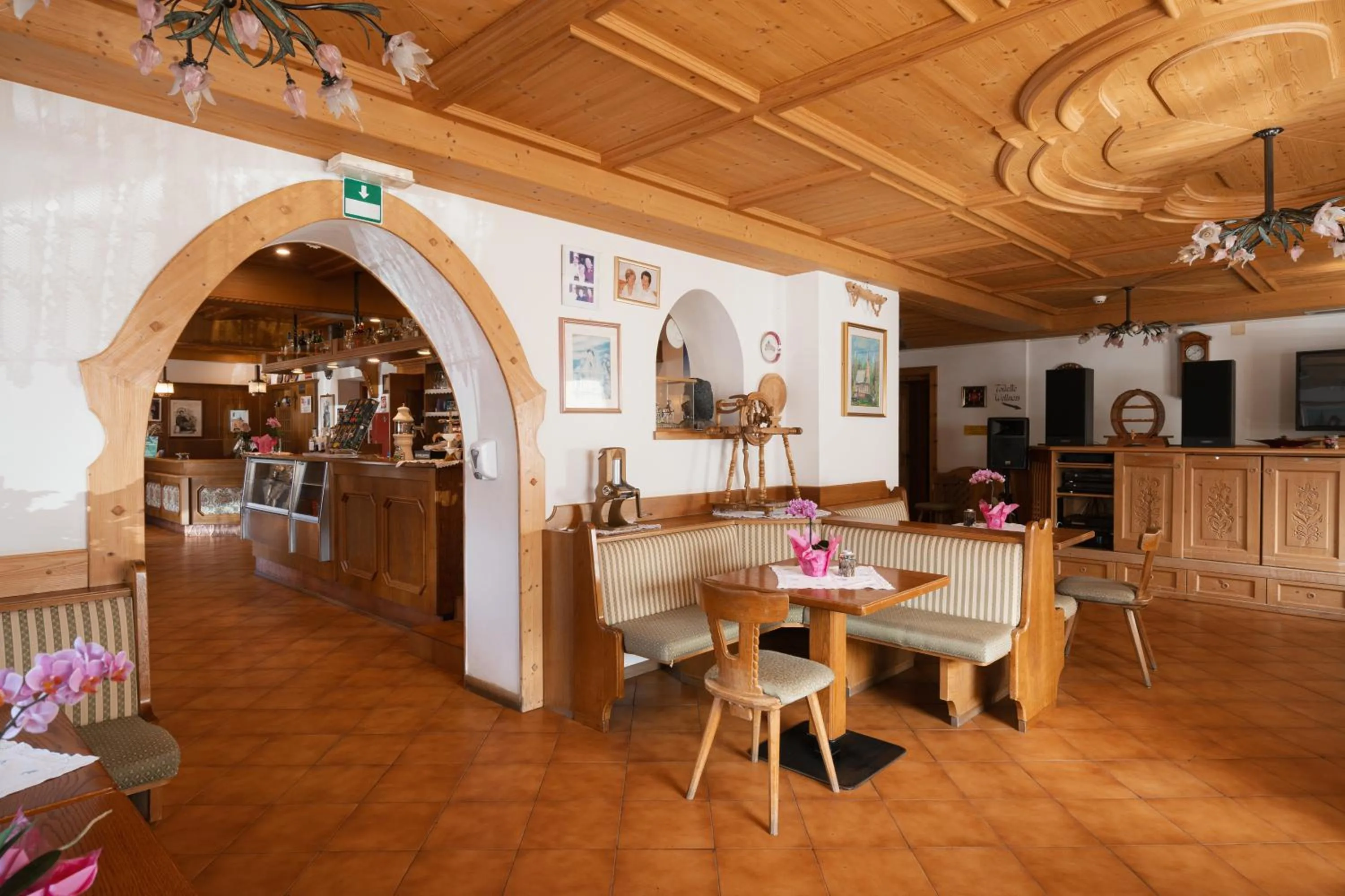 Lounge or bar in Berg Hotel Latemar Spitze