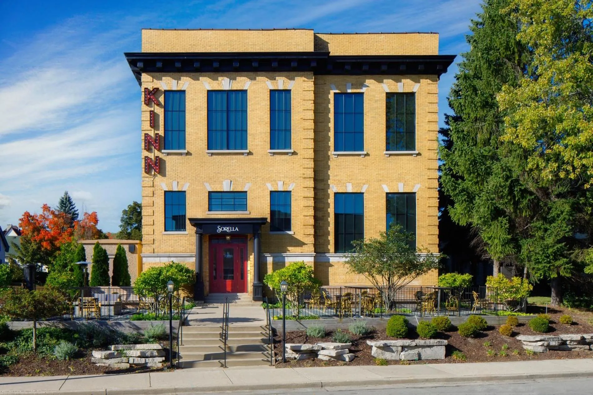 Property building in Kinn Guesthouse Bay View