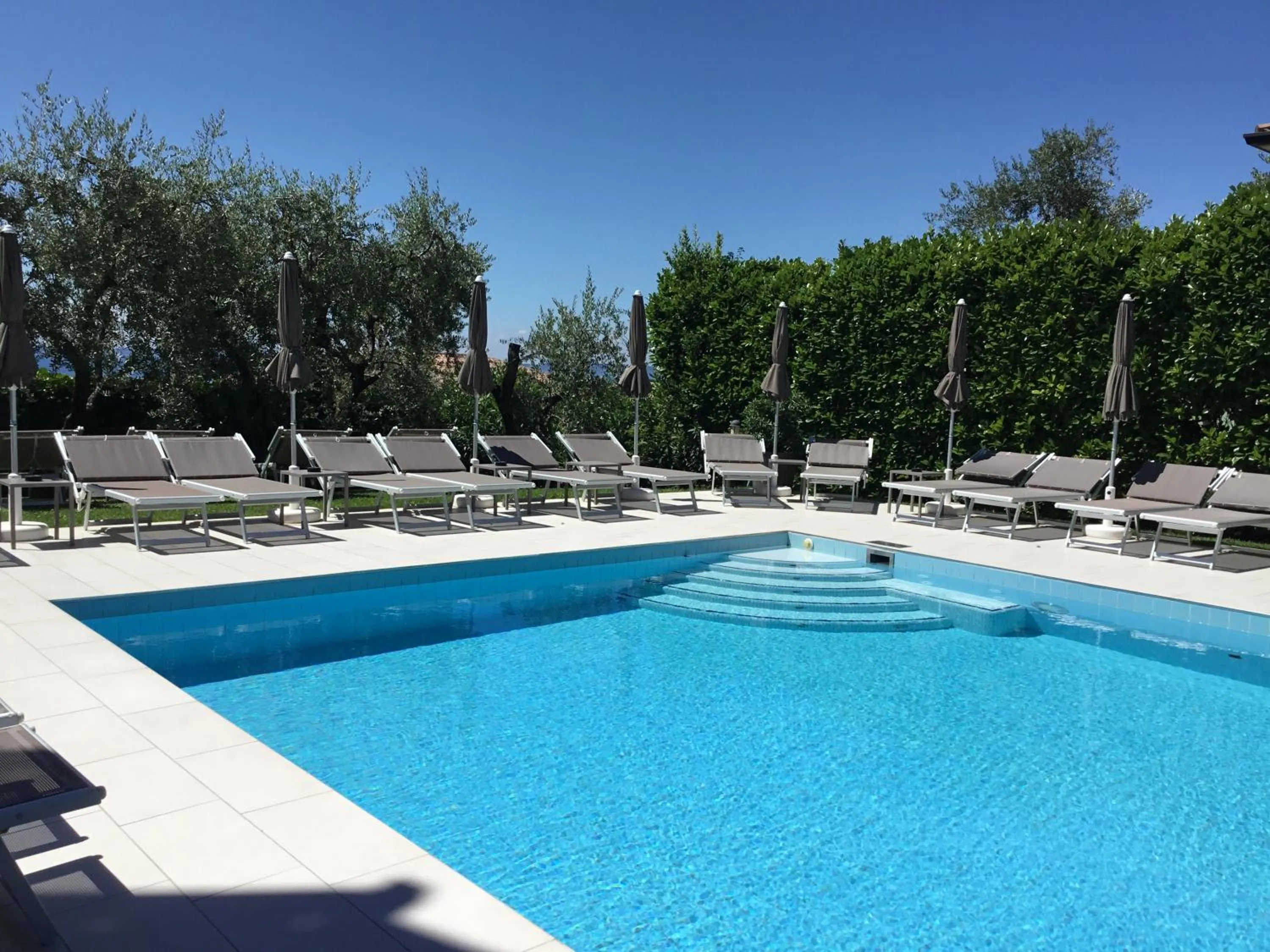 Swimming pool in Hotel Villa Ca' Nova ***S