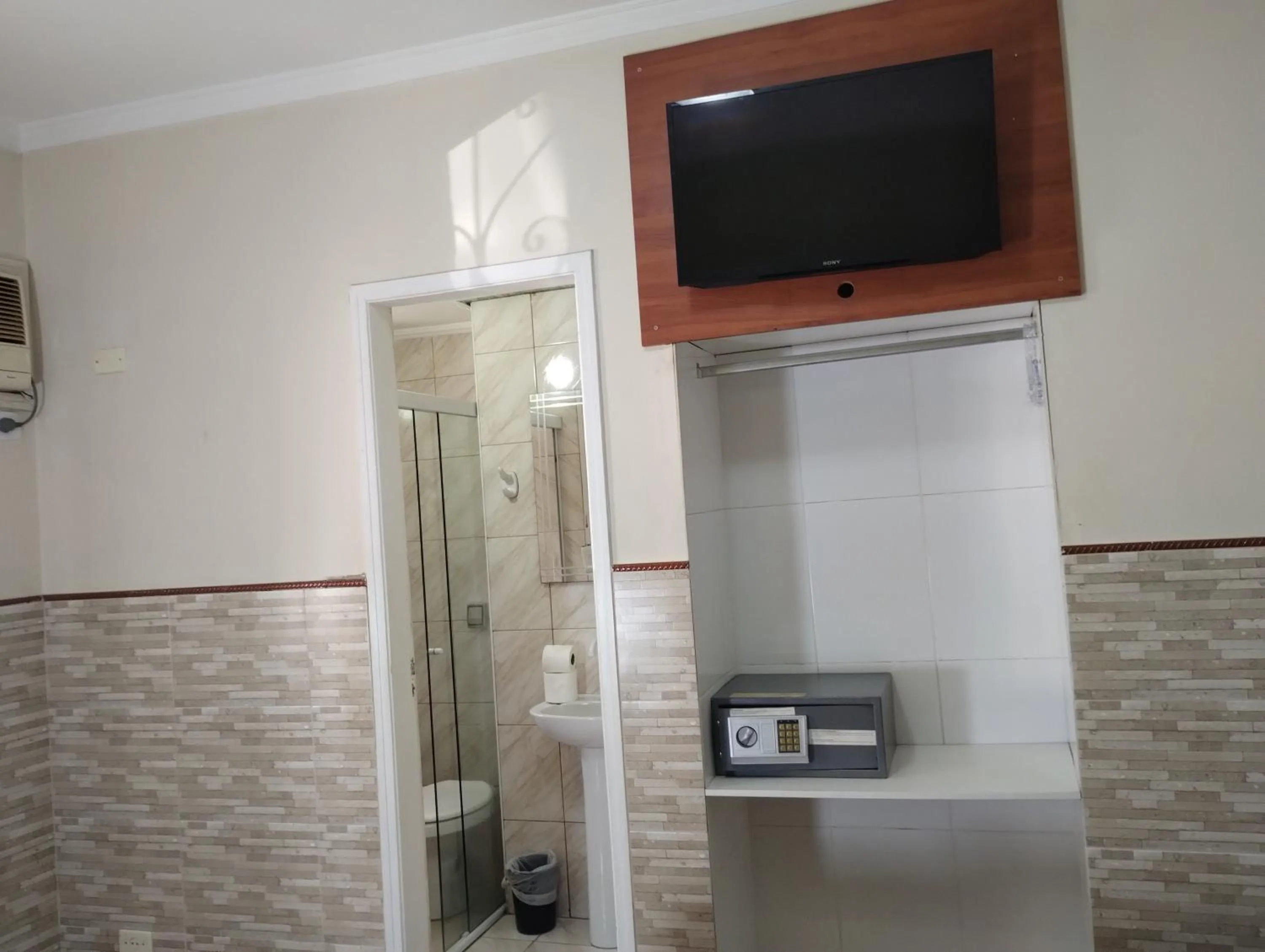 TV and multimedia in Hotel Brooklin