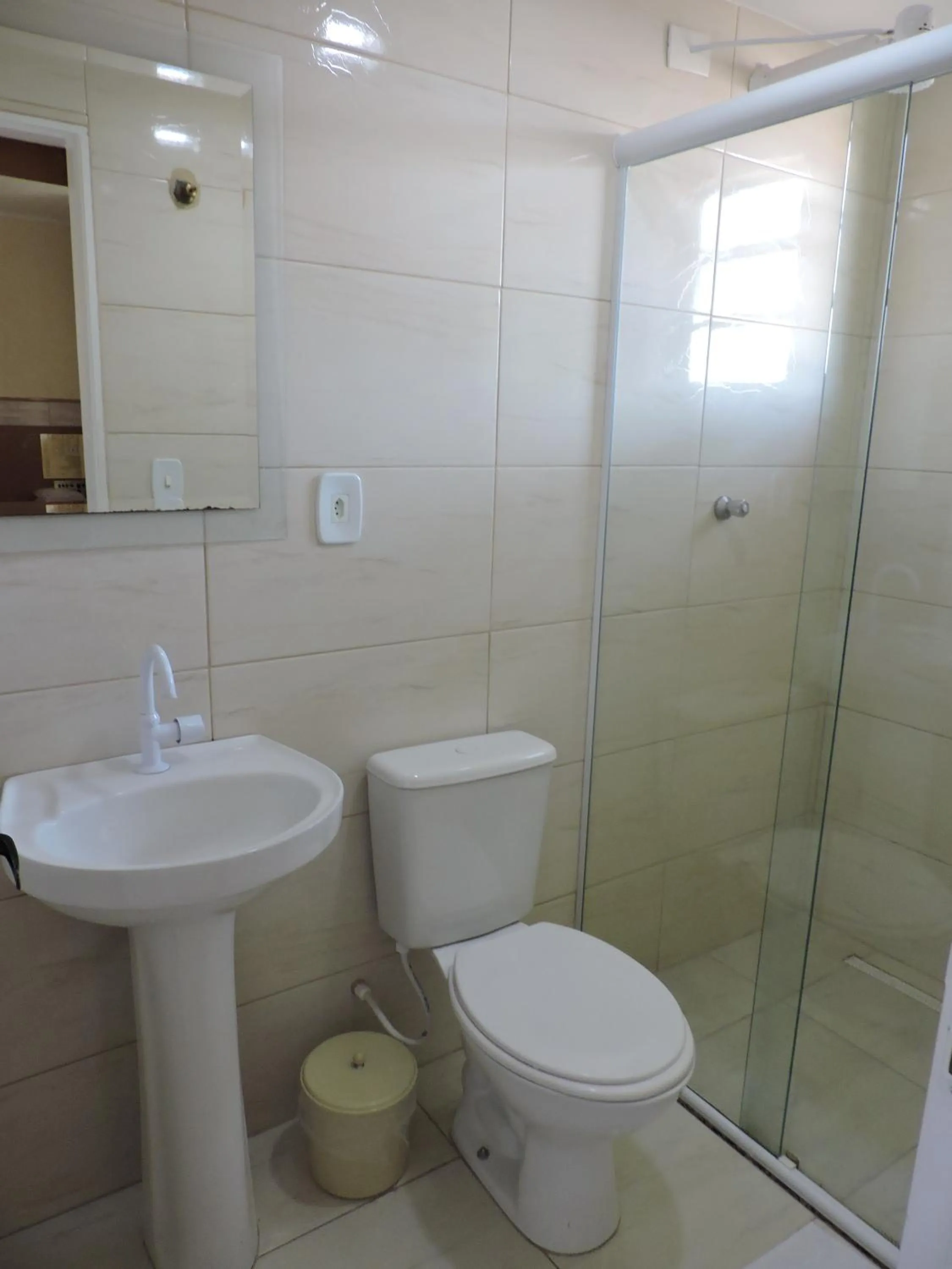 Shower in Hotel Brooklin