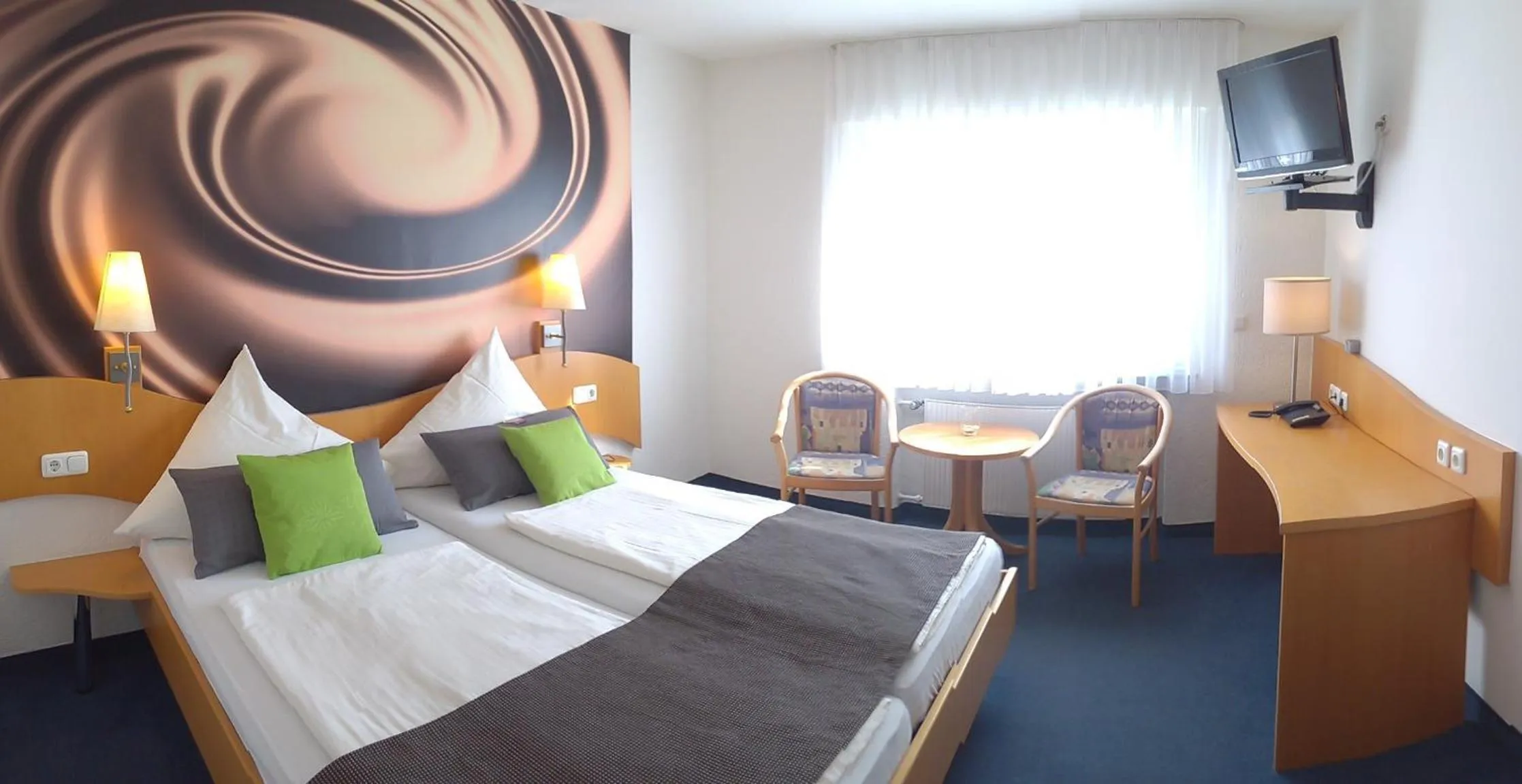 Photo of the whole room, Bed in Hotel Rheingold