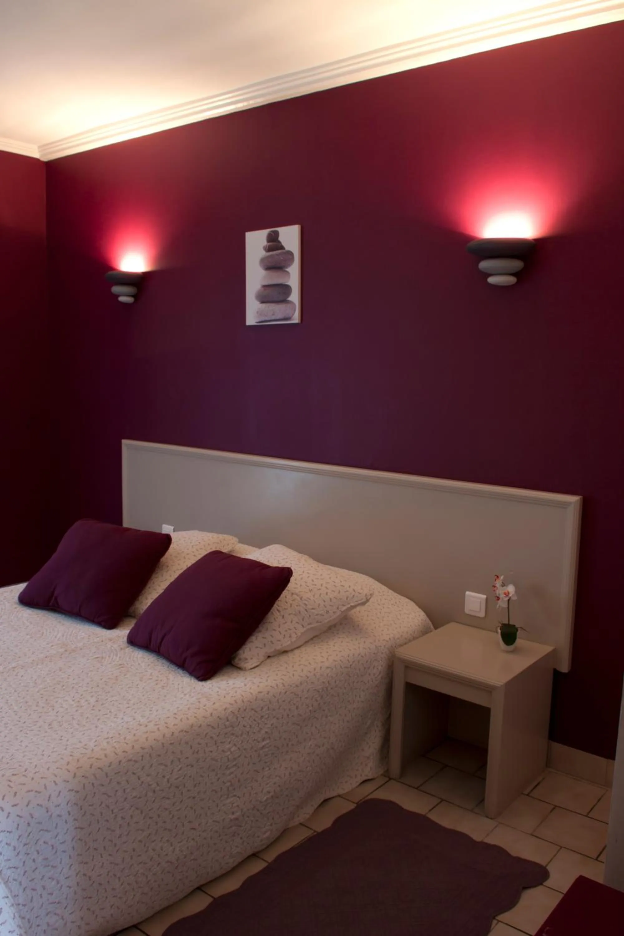 Bedroom, Bed in Logis Hotel Le Nuage