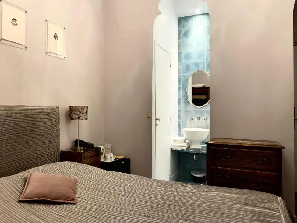 Bedroom, Bed in Hotel Windsor Home