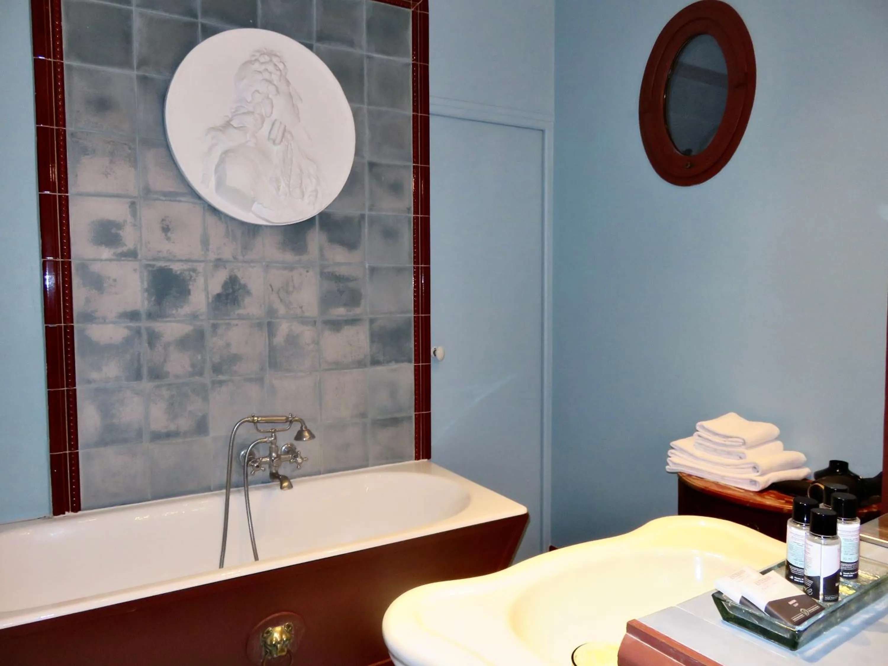 Bathroom in Hotel Windsor Home