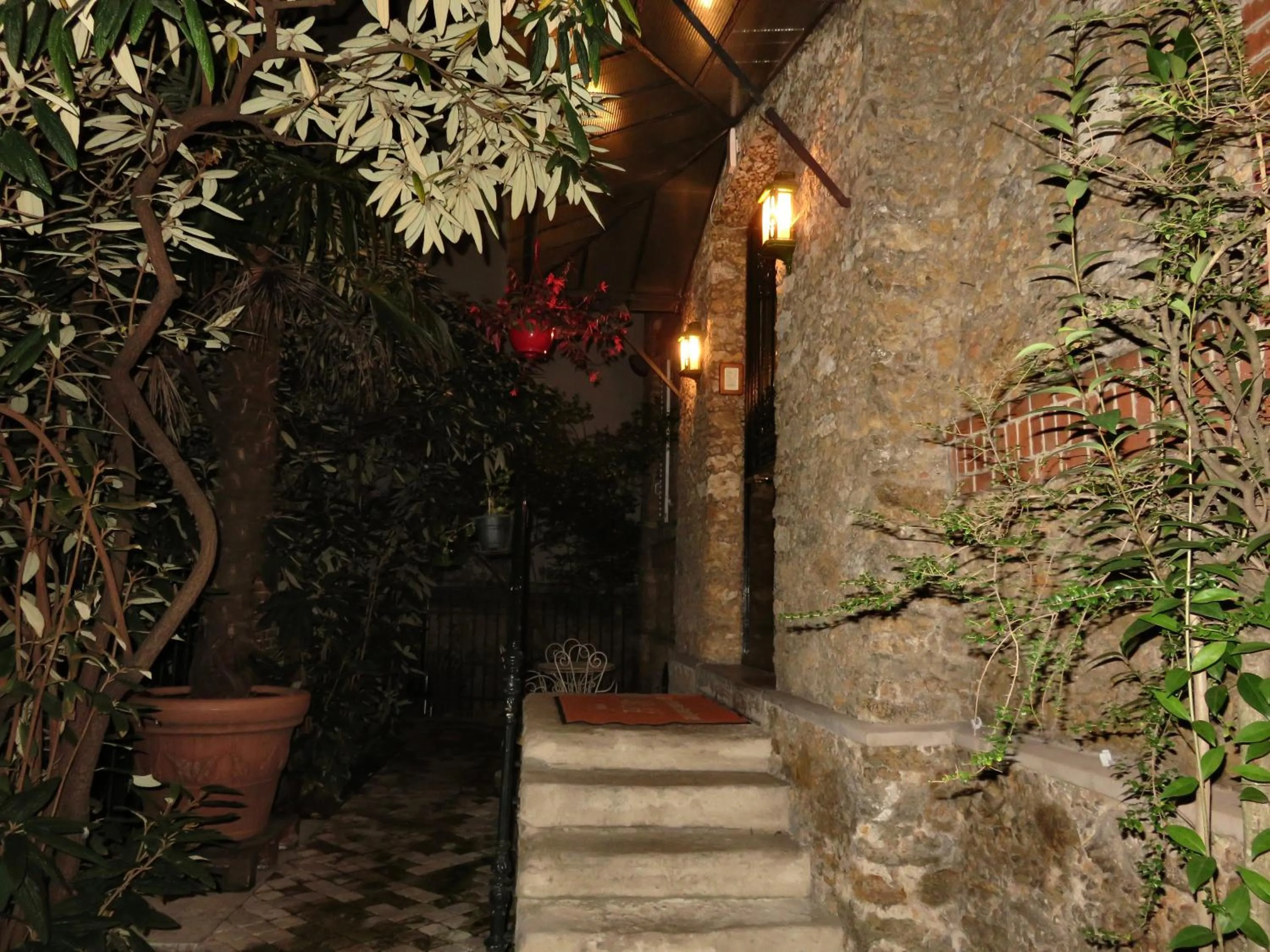 Night in Hotel Windsor Home