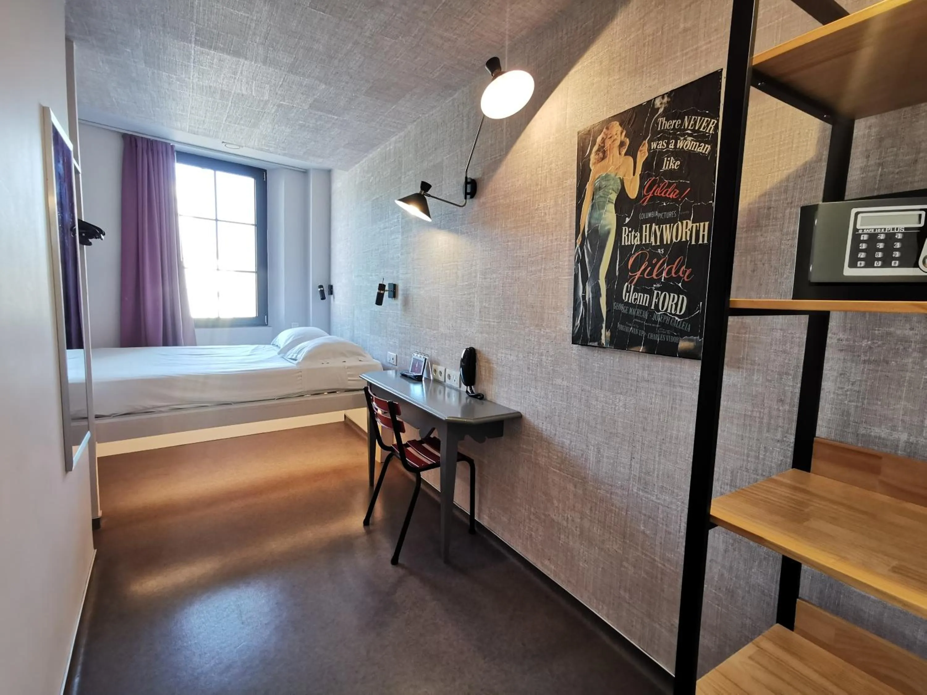 Bedroom, Bed in 7Art Hotel