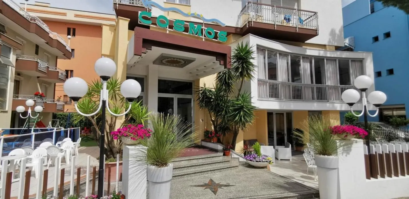 Hotel Cosmos