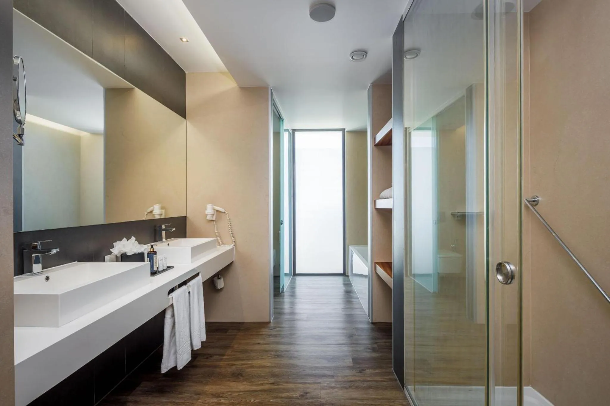 Shower in Jupiter Marina Hotel - Couples & Spa