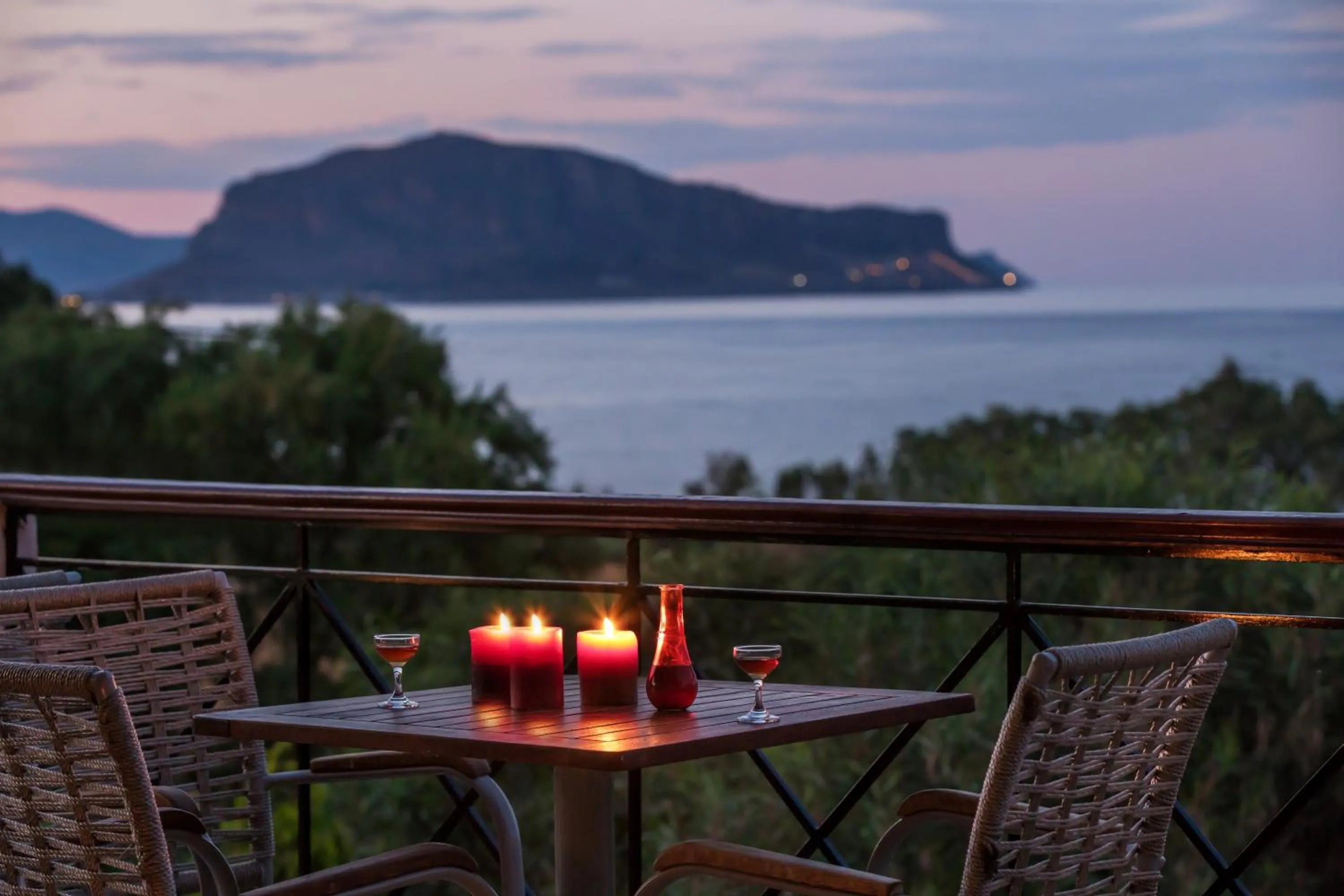 Balcony/Terrace in Iris Beach Hotel