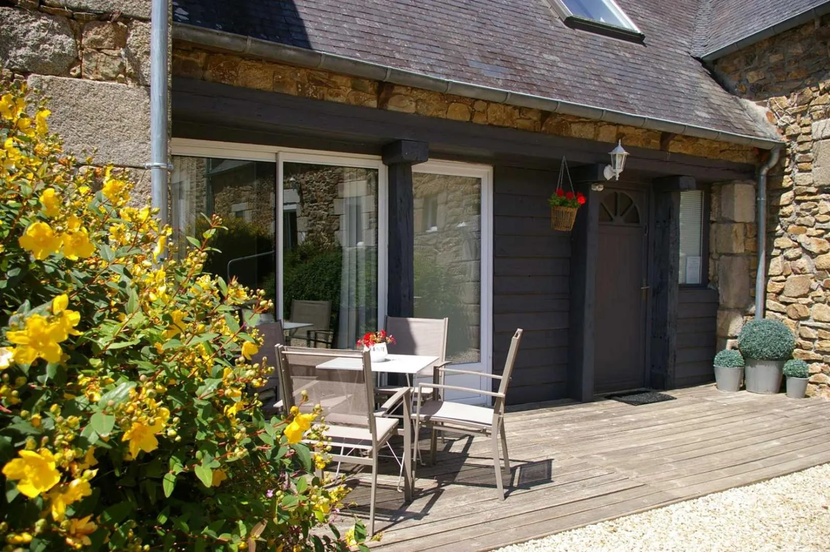 Patio in Le Colombier Bretagne