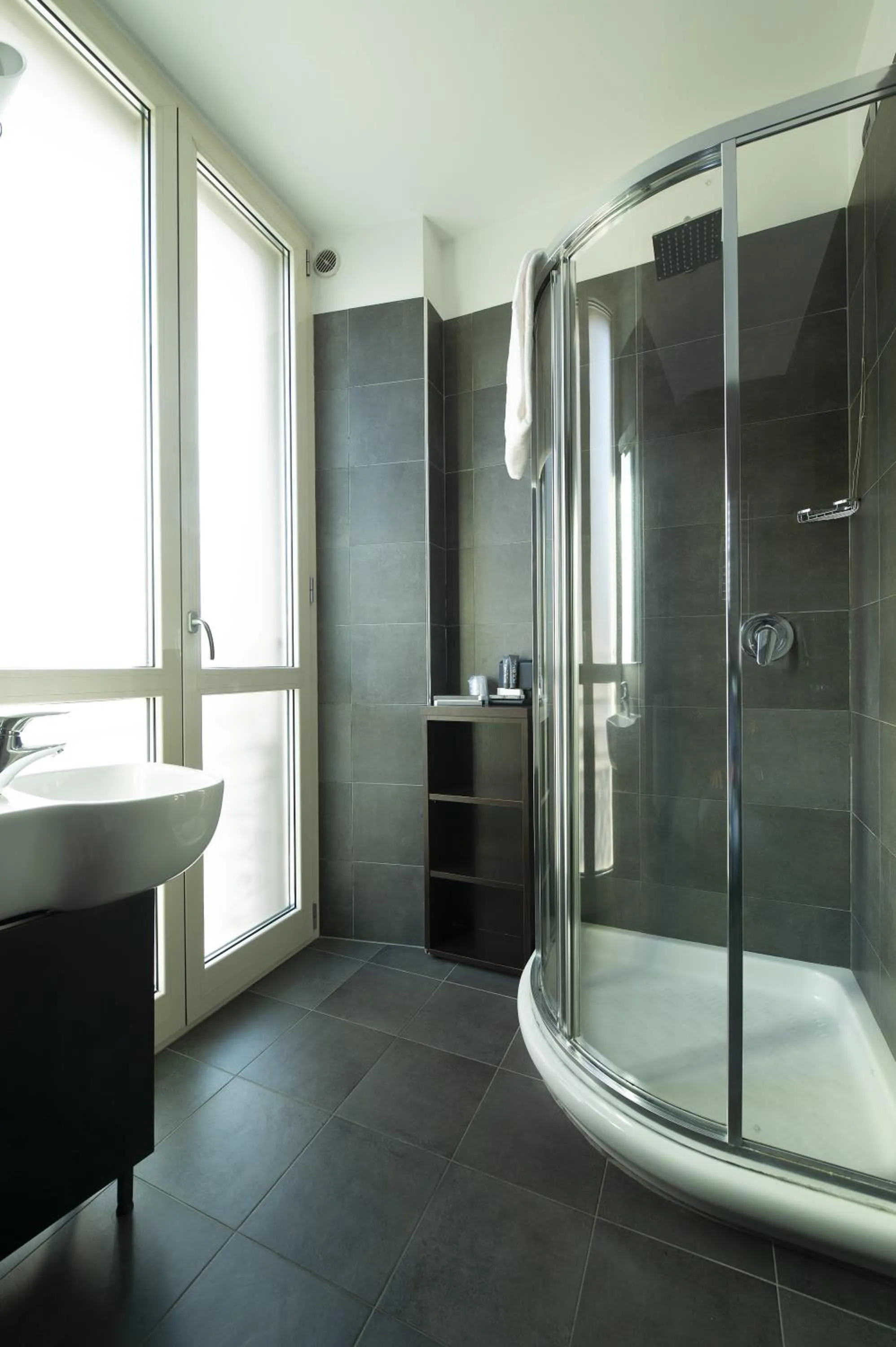 Shower in Hotel Five