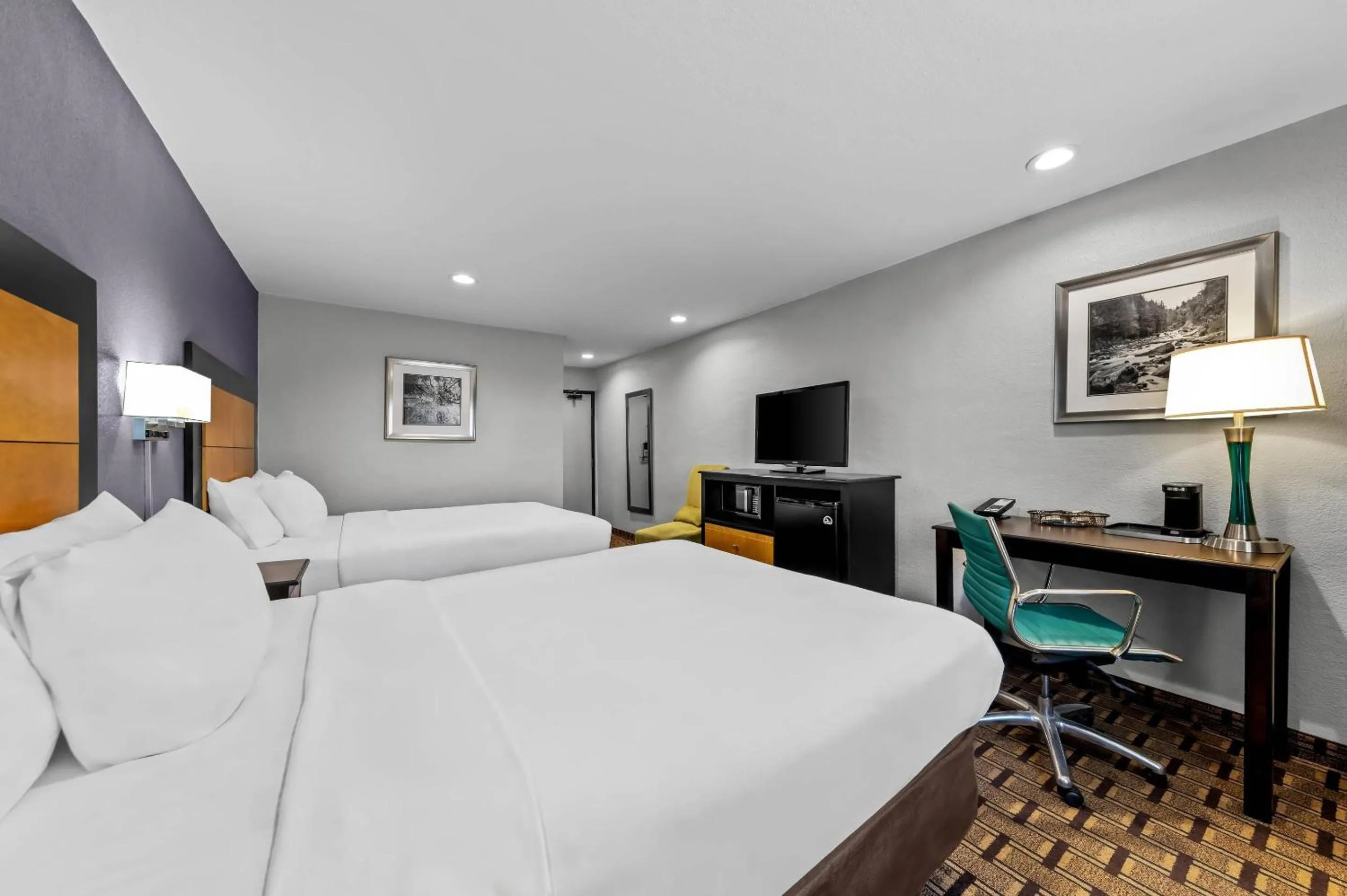 Bedroom, Bed in Quality Inn - Denton