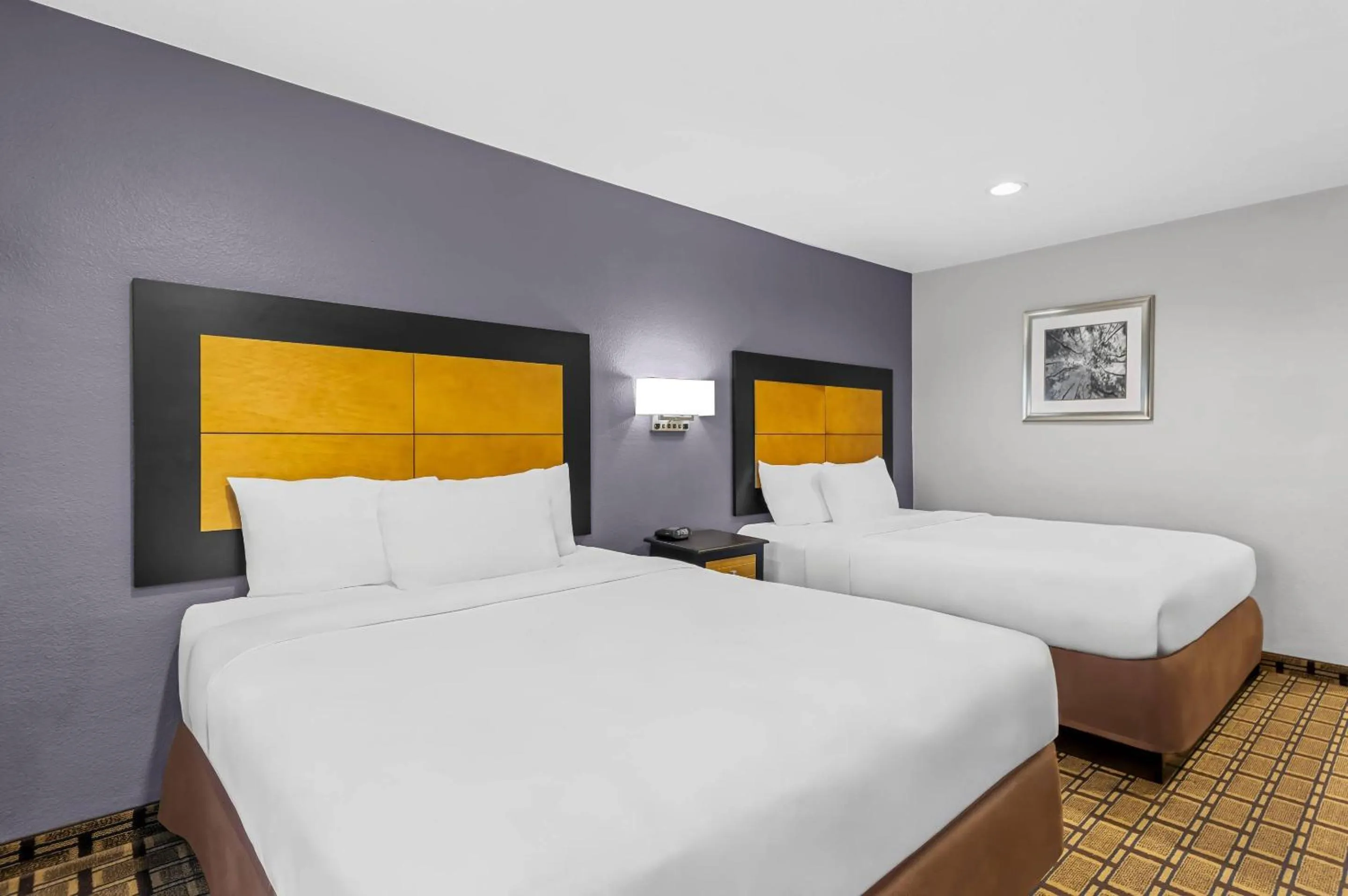 Bedroom, Bed in Quality Inn - Denton