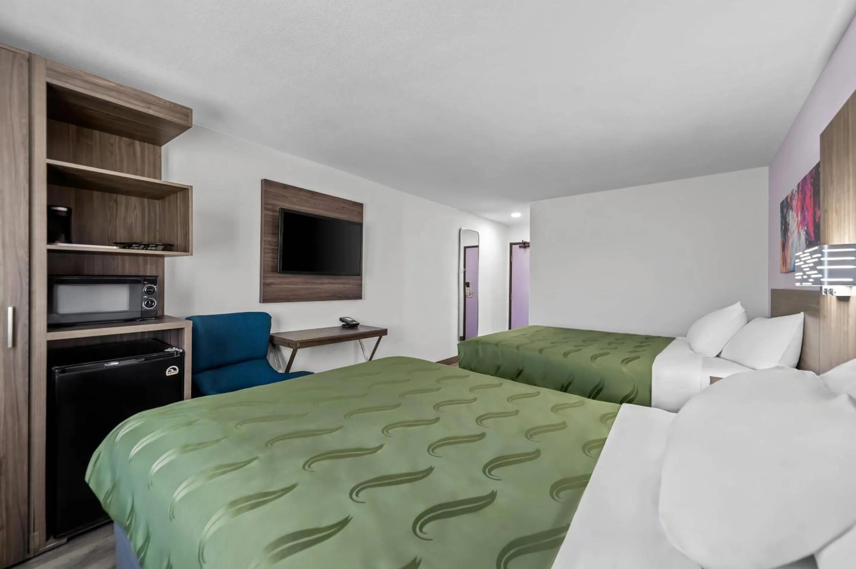 Bedroom, Bed in Quality Inn - Denton