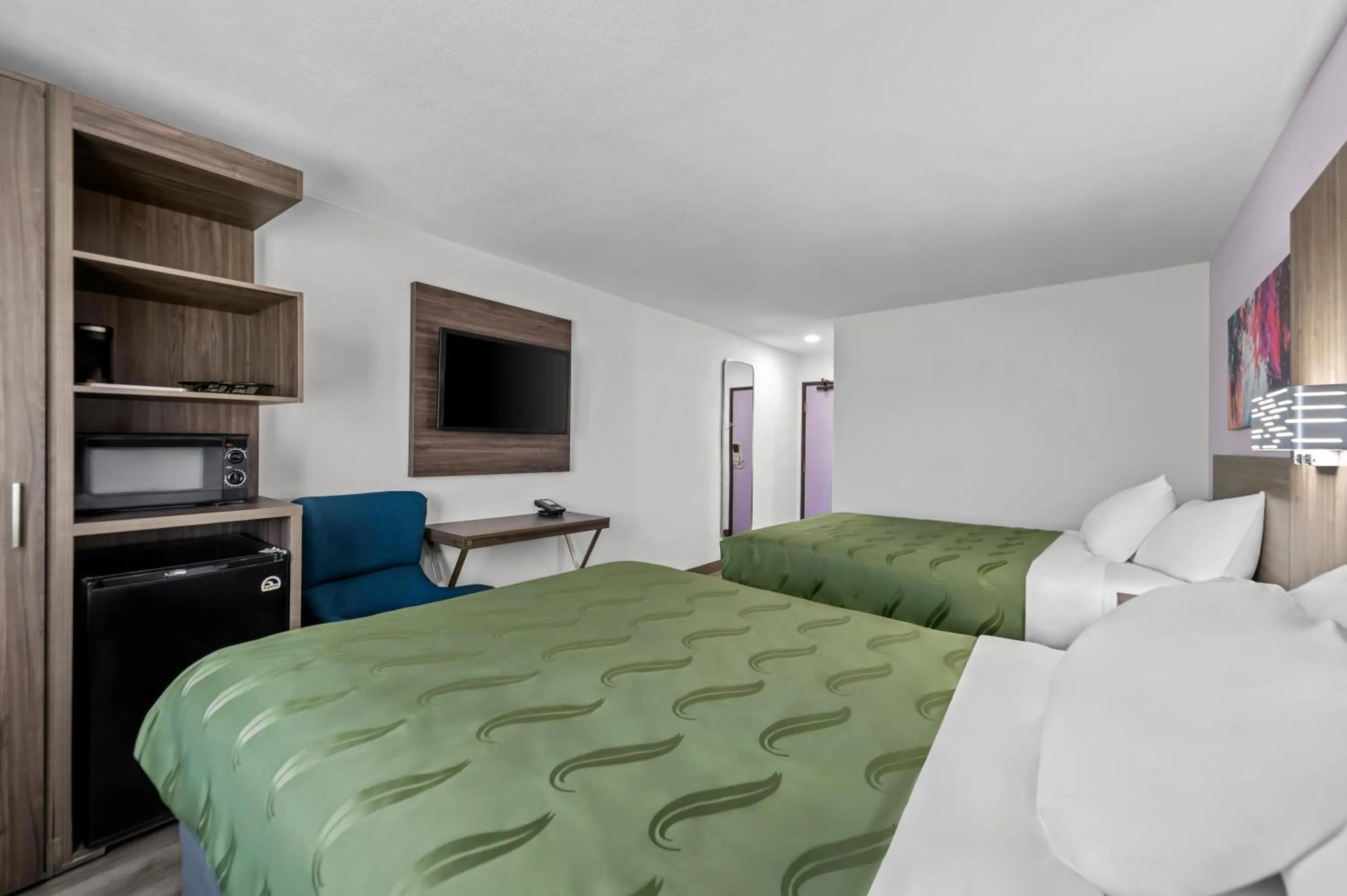 Bed in Quality Inn - Denton