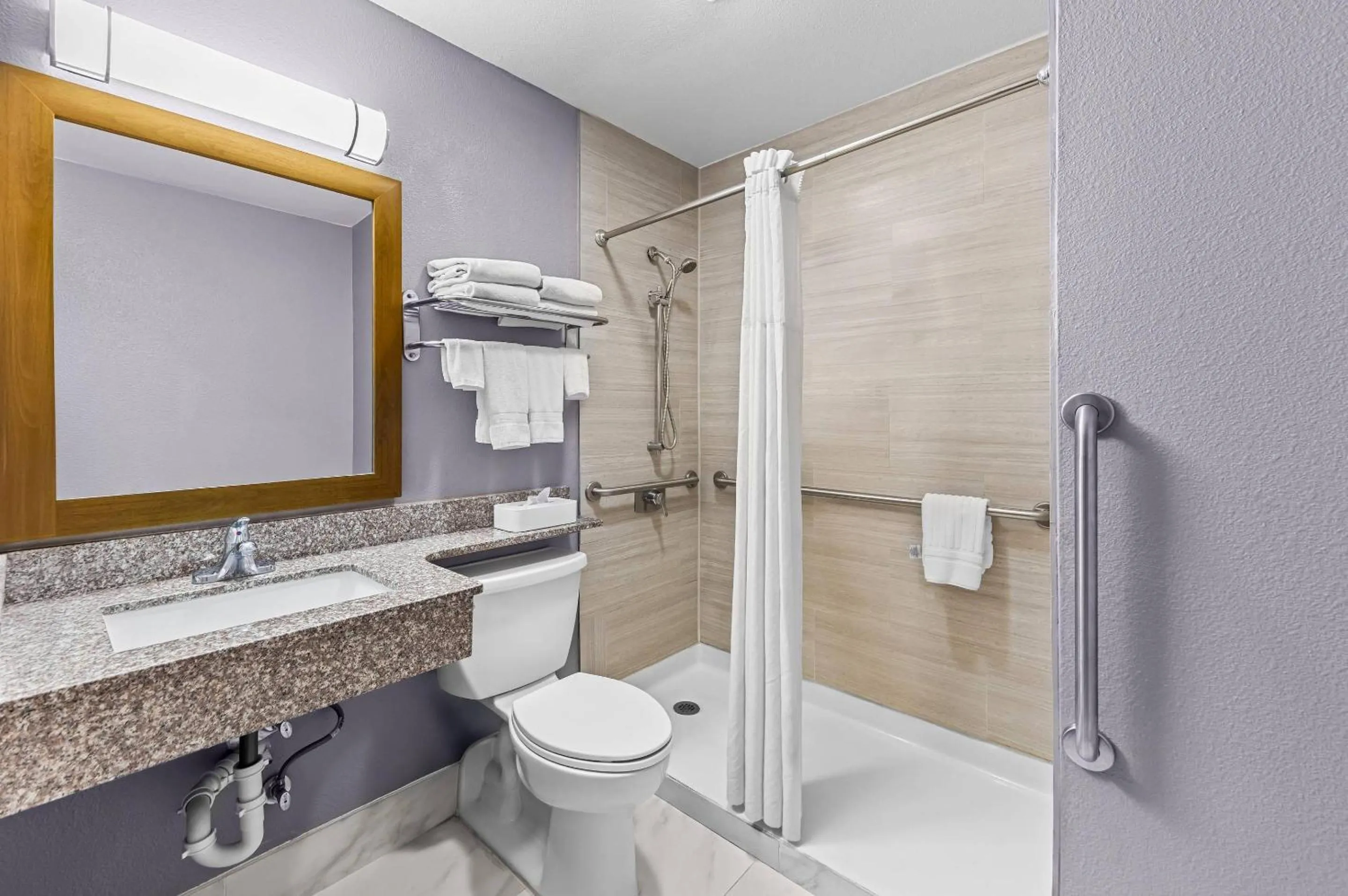 Bedroom in Quality Inn - Denton