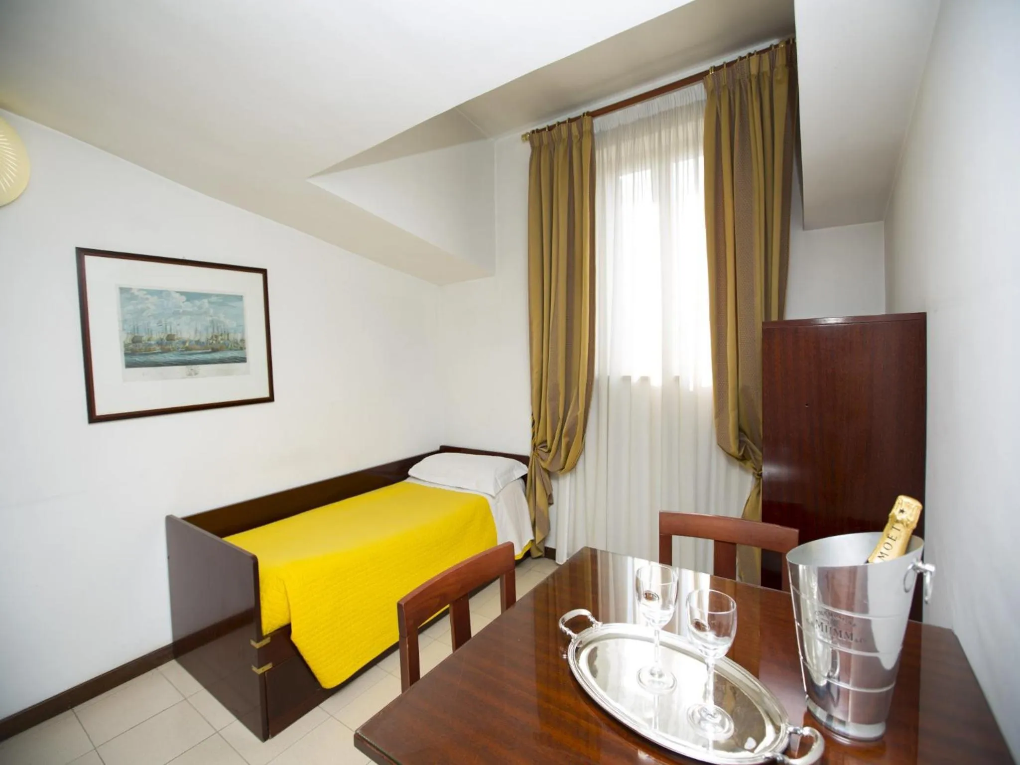 Photo of the whole room, Bed in Hotel Residence Villa Tassoni