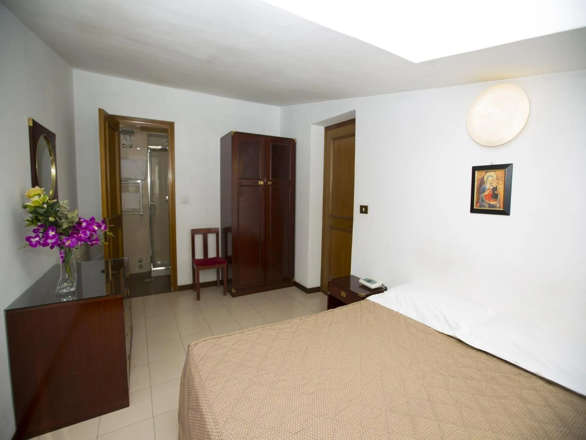 Photo of the whole room, Bed in Hotel Residence Villa Tassoni