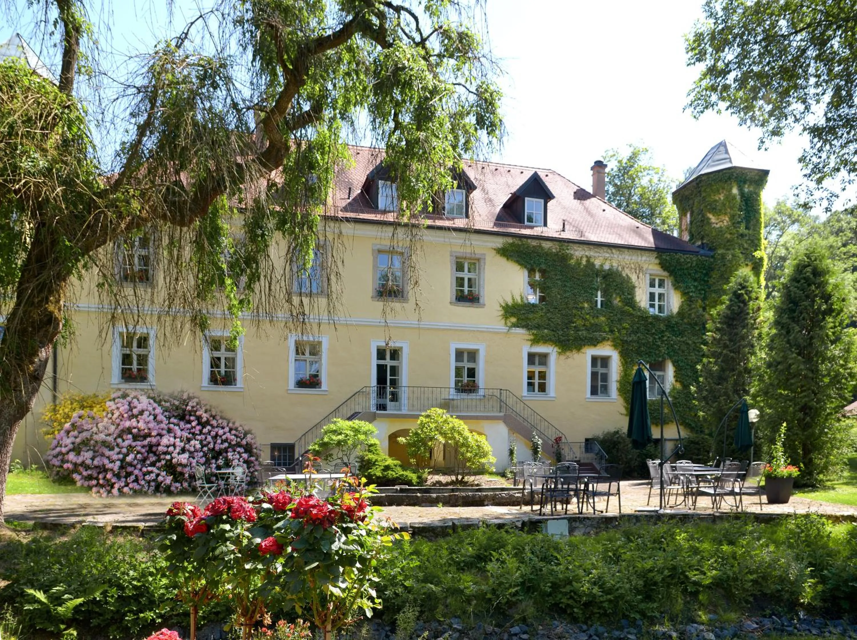 Property building in Landschloss Ernestgrün