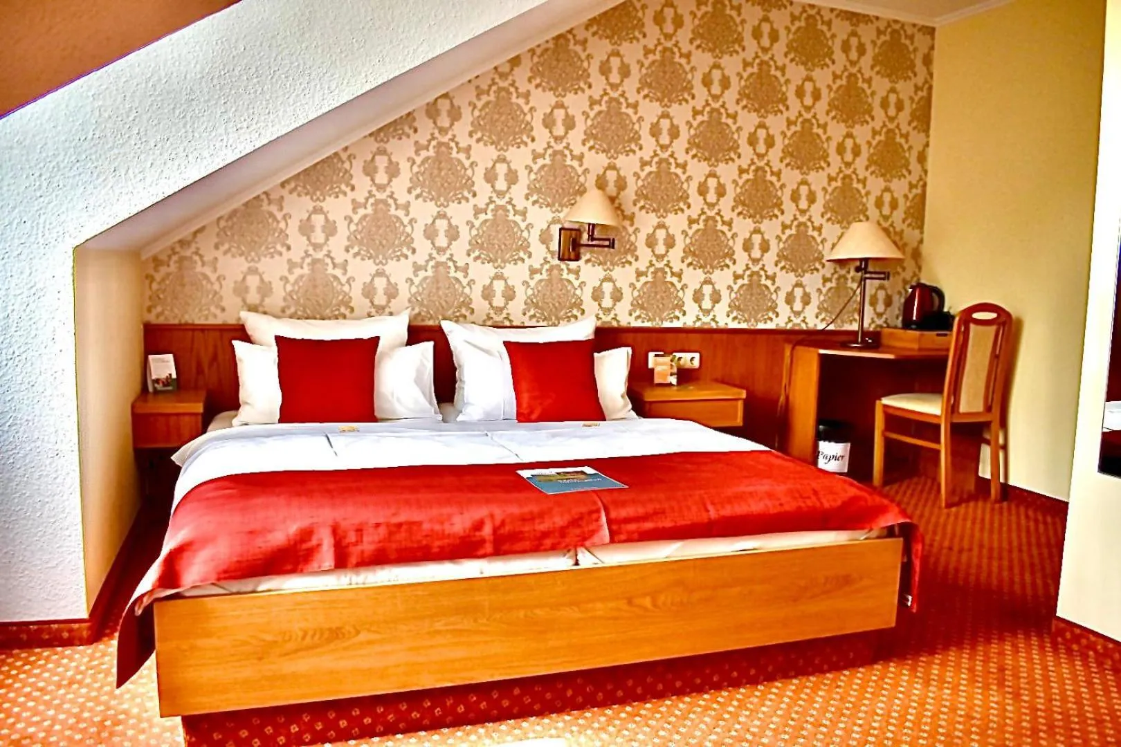 Staff in Landschloss Ernestgrün