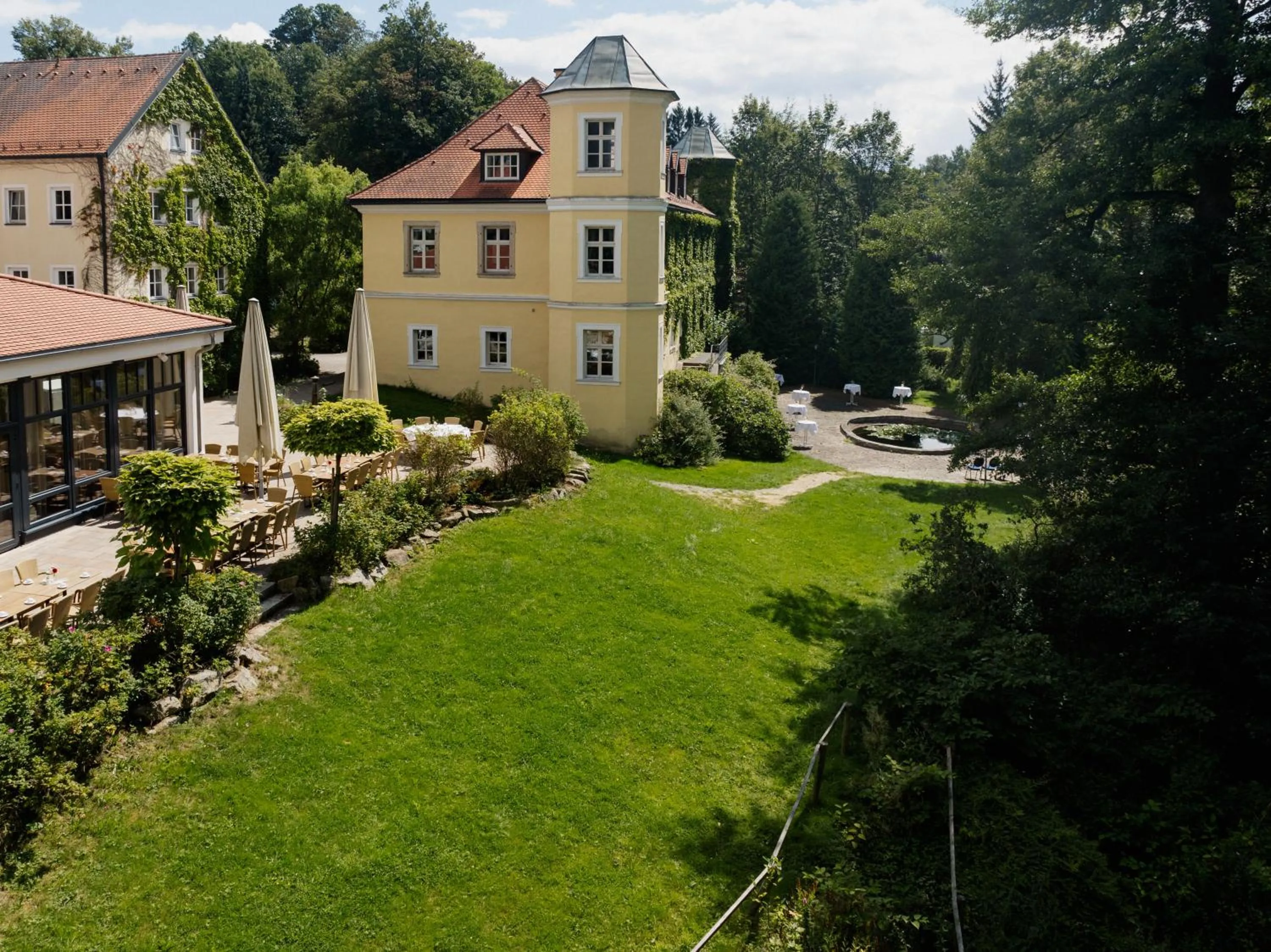 Property building in Landschloss Ernestgrün