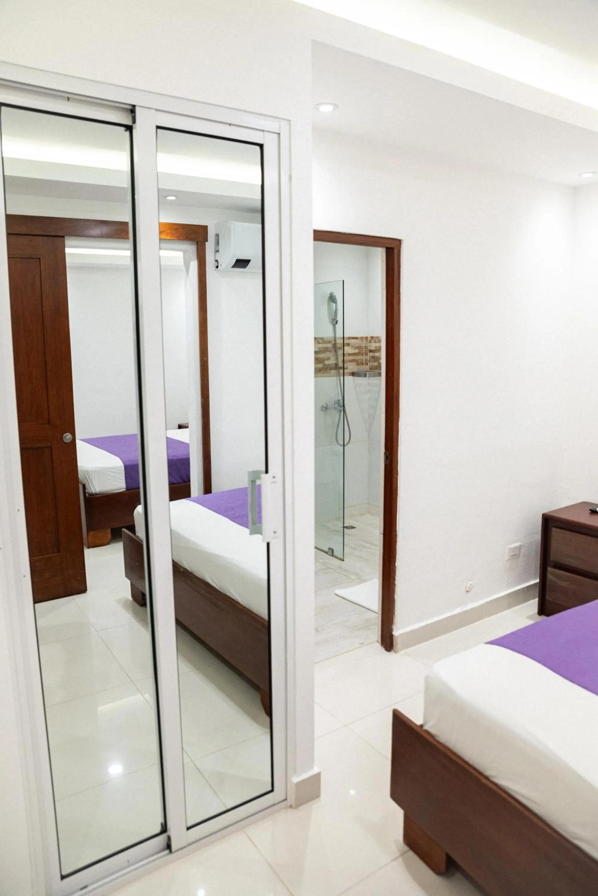 Photo of the whole room, Bed in Cataleya Hotel