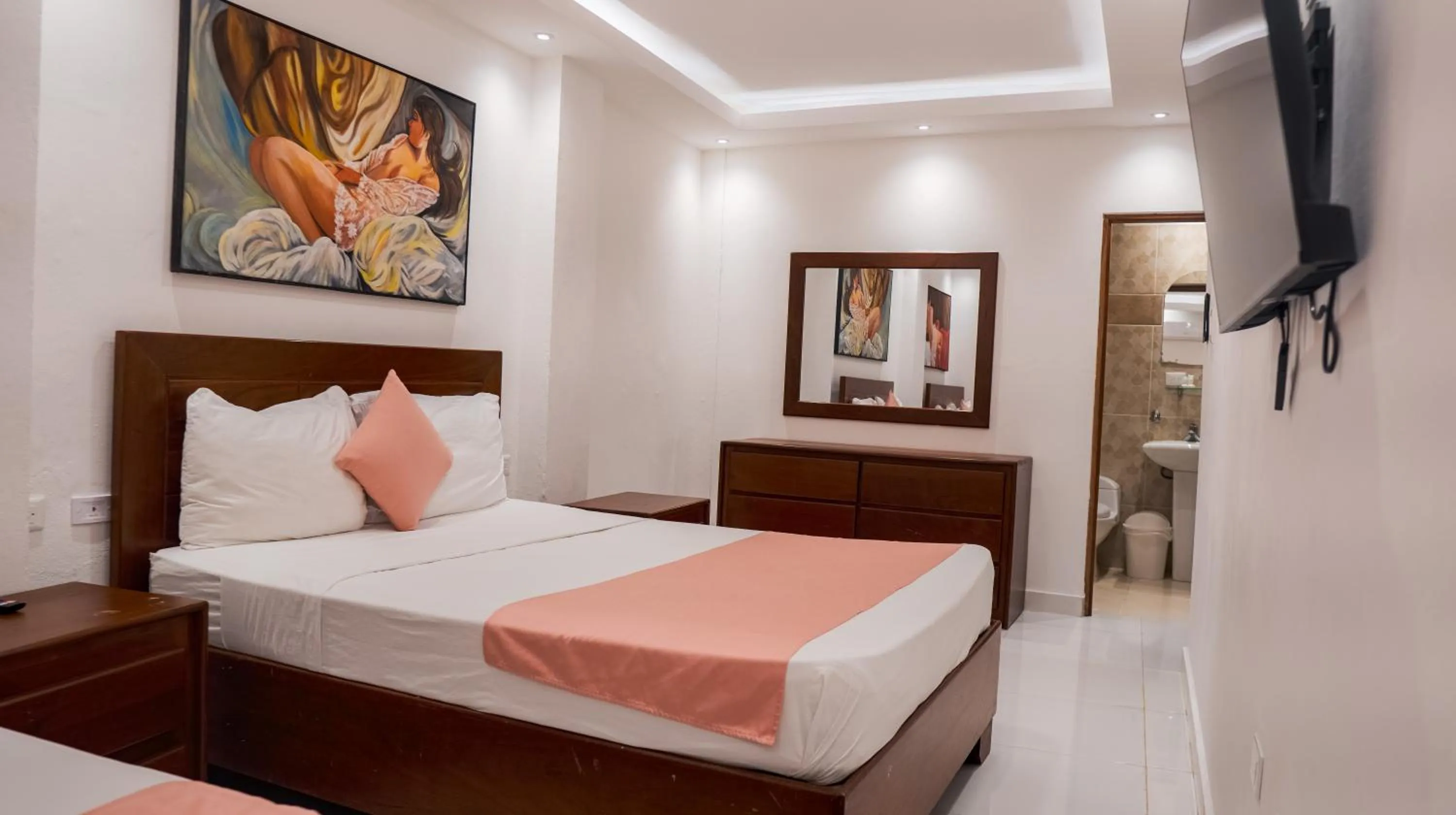 Photo of the whole room, Bed in Cataleya Hotel