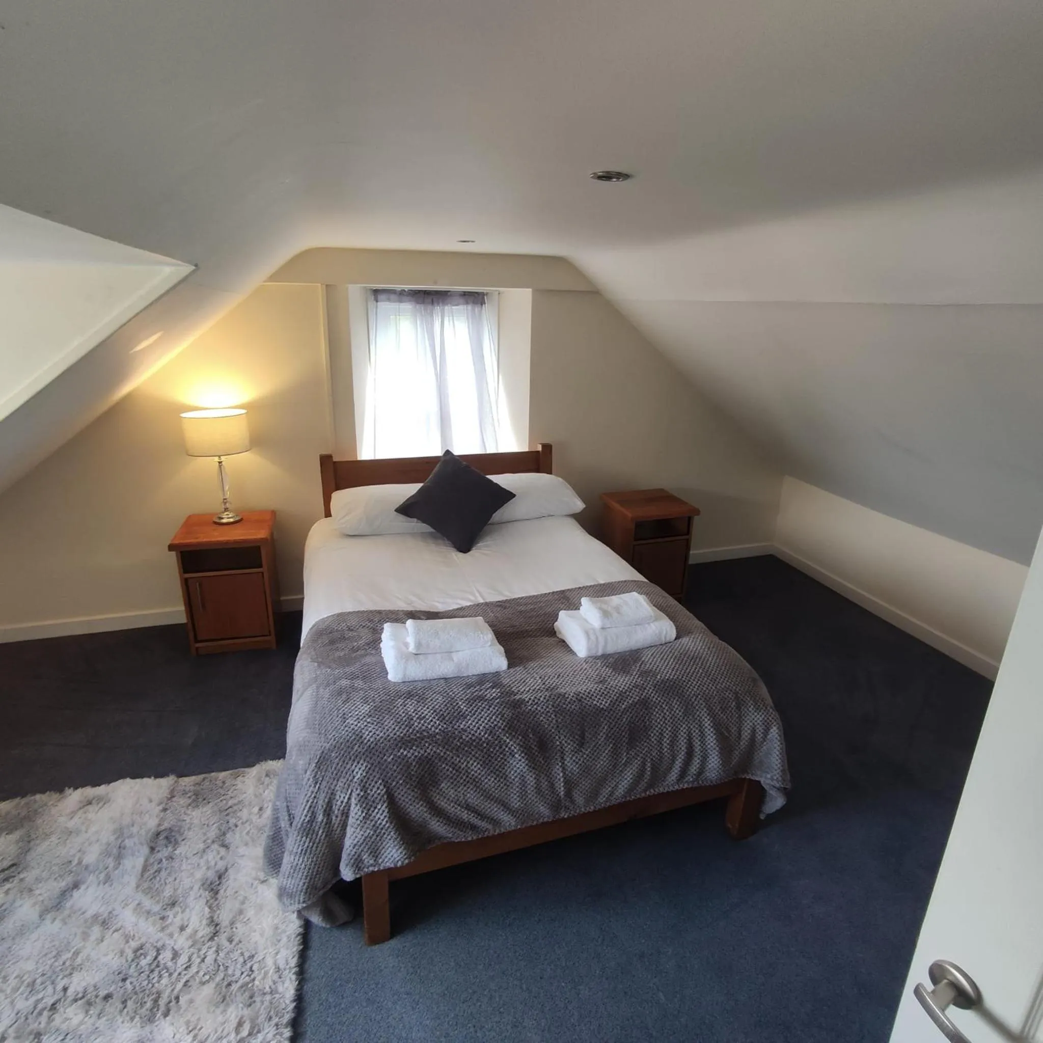 Rose and Crown Hotel & Hope and Anchor Bar