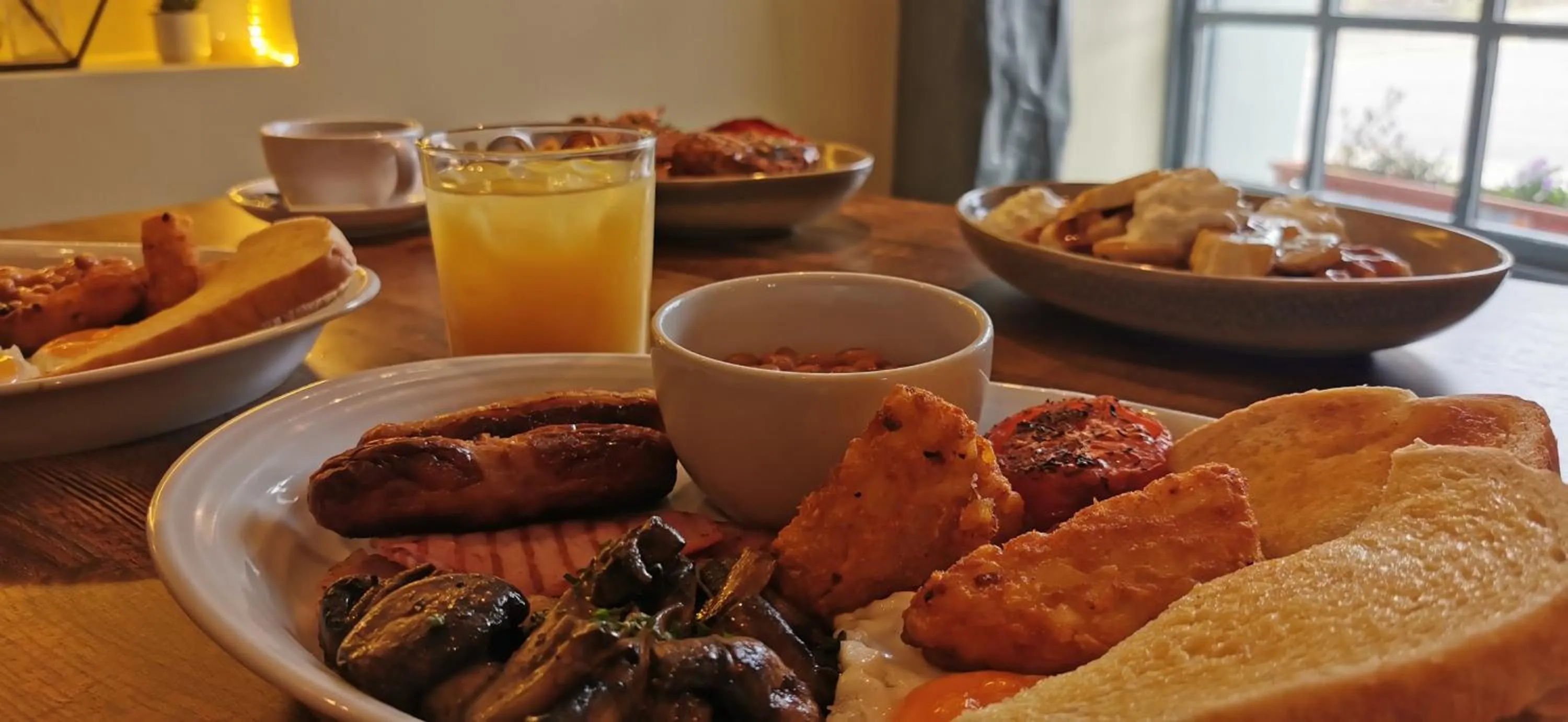 Rose and Crown Hotel & Hope and Anchor Bar