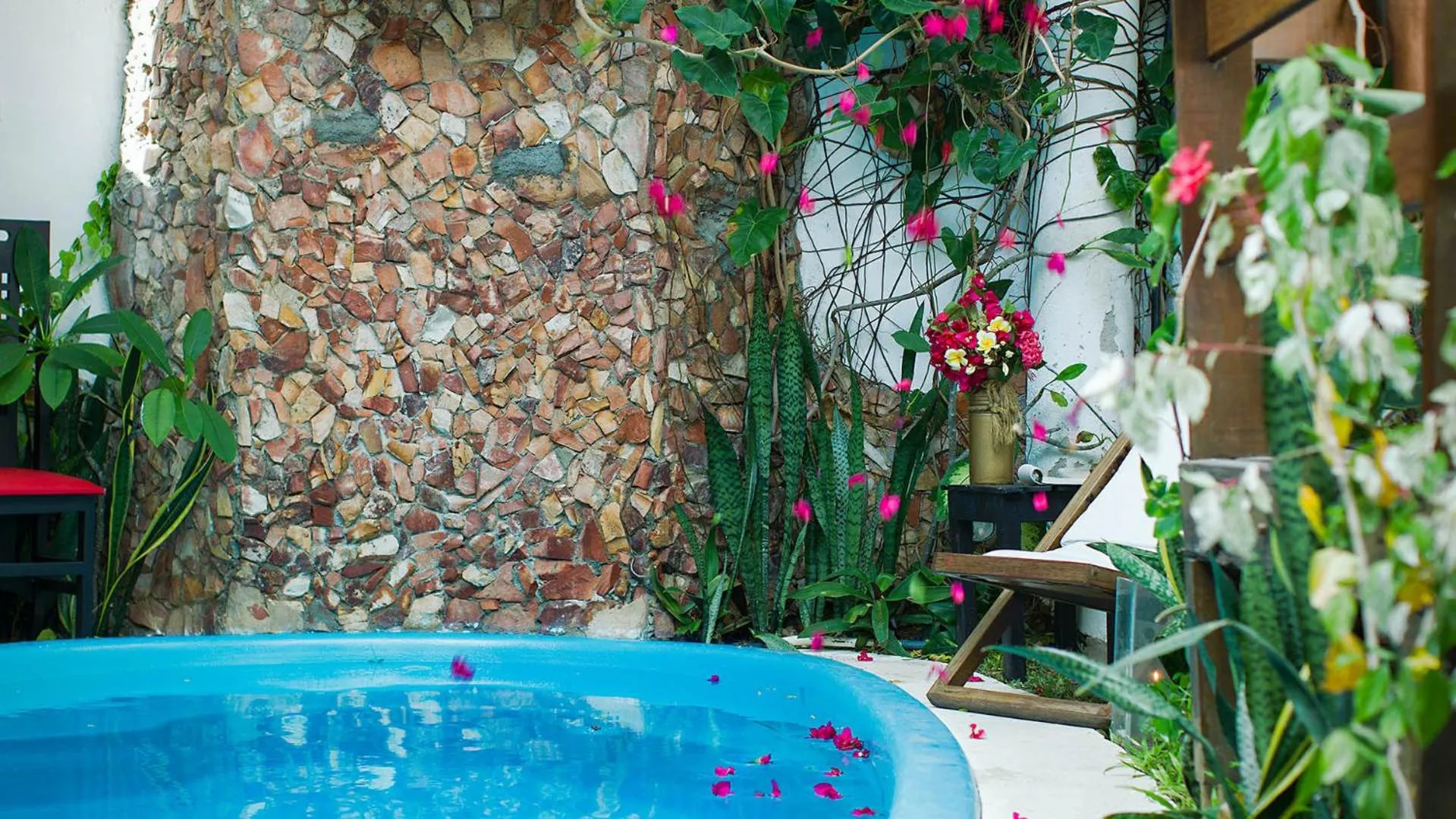 Swimming pool in All Blue